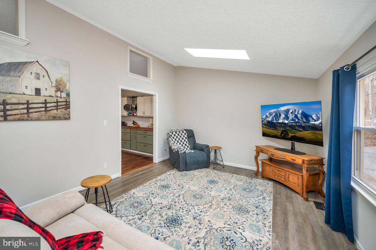 LAKE WILDERNESS - Residential