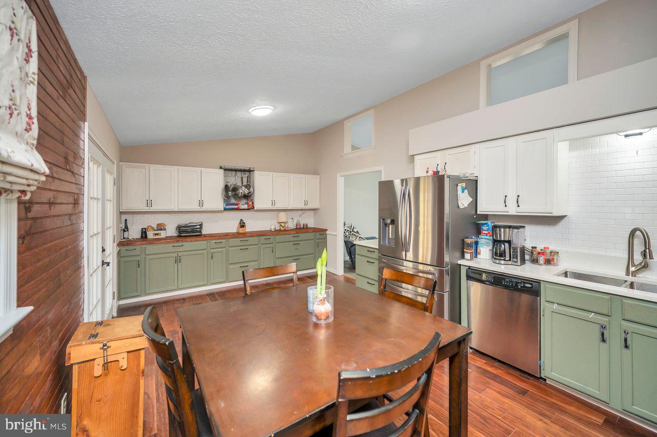 LAKE WILDERNESS - Residential