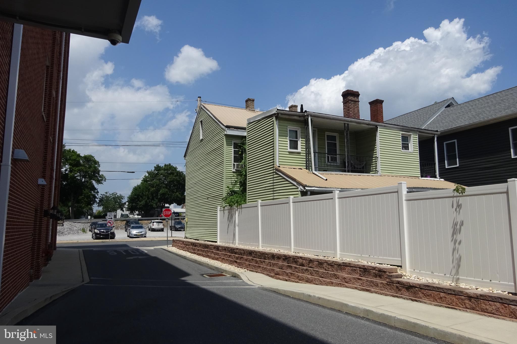226-228 E QUEEN STREET