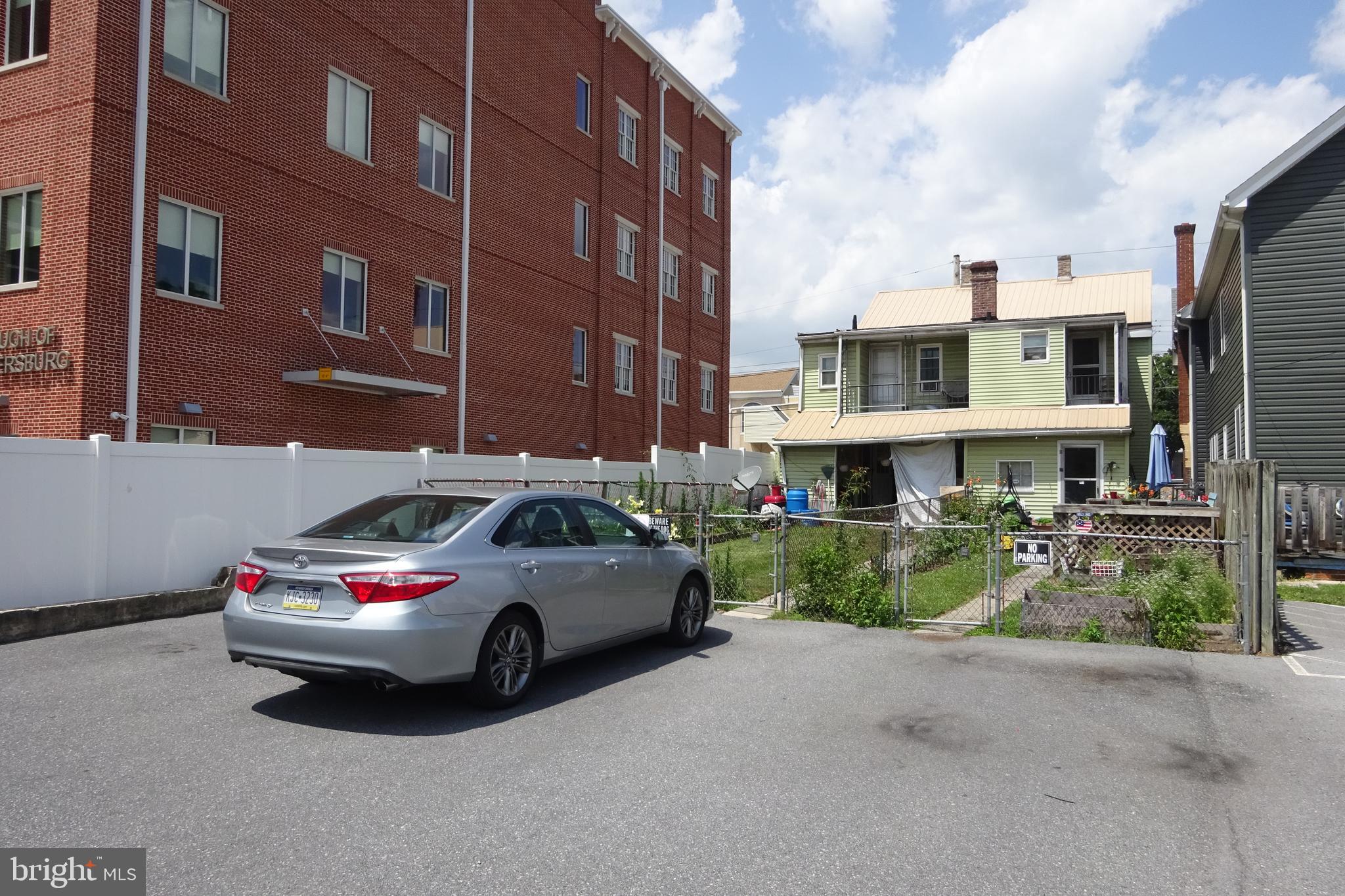 226-228 E QUEEN STREET