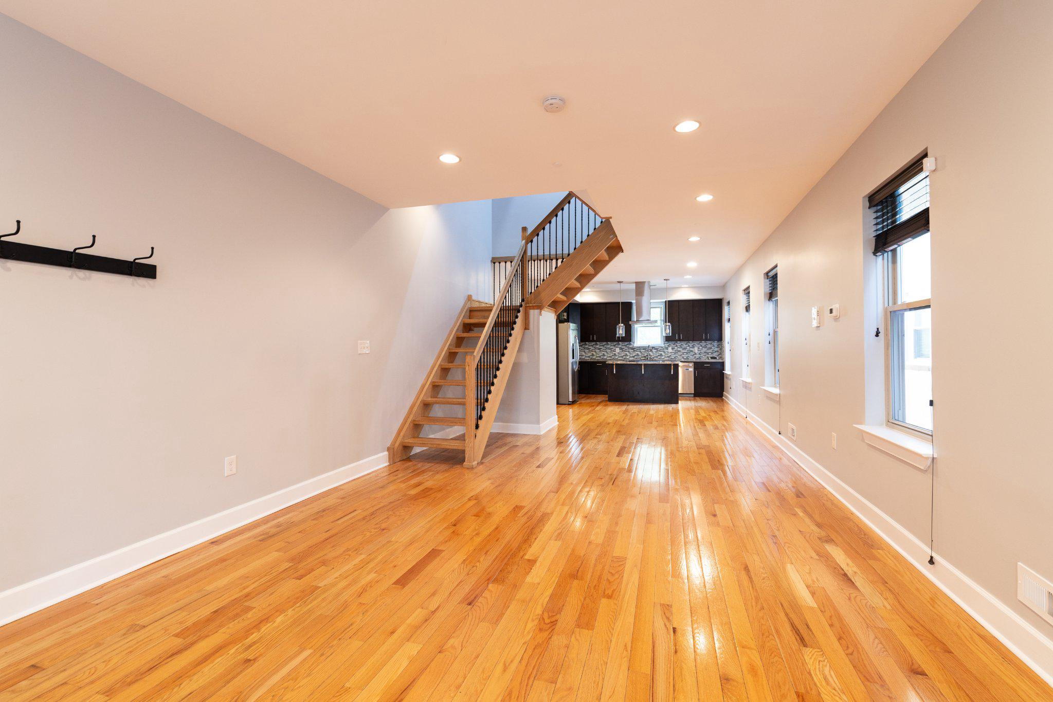 1908 POPLAR STREET B