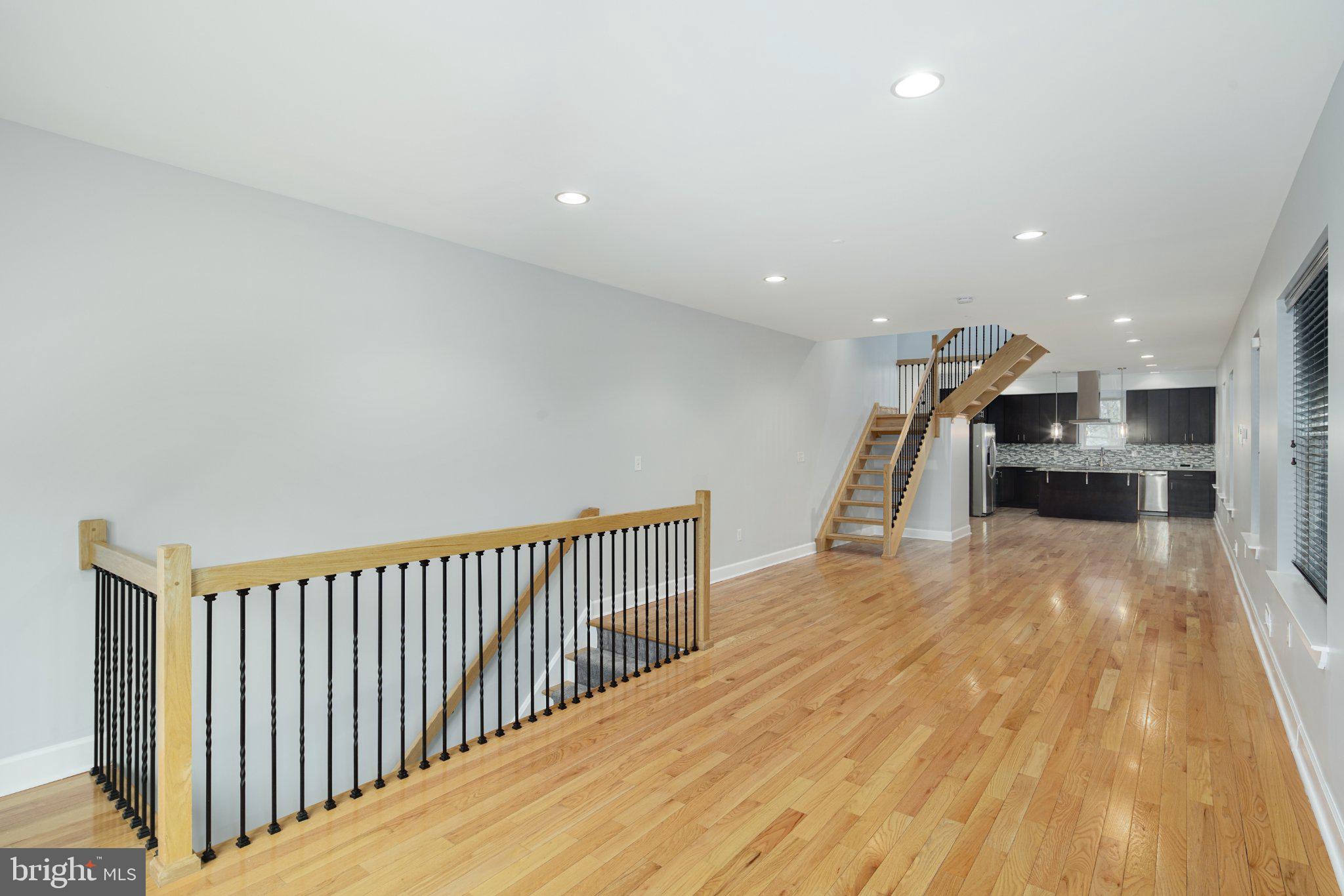 1908 POPLAR STREET B