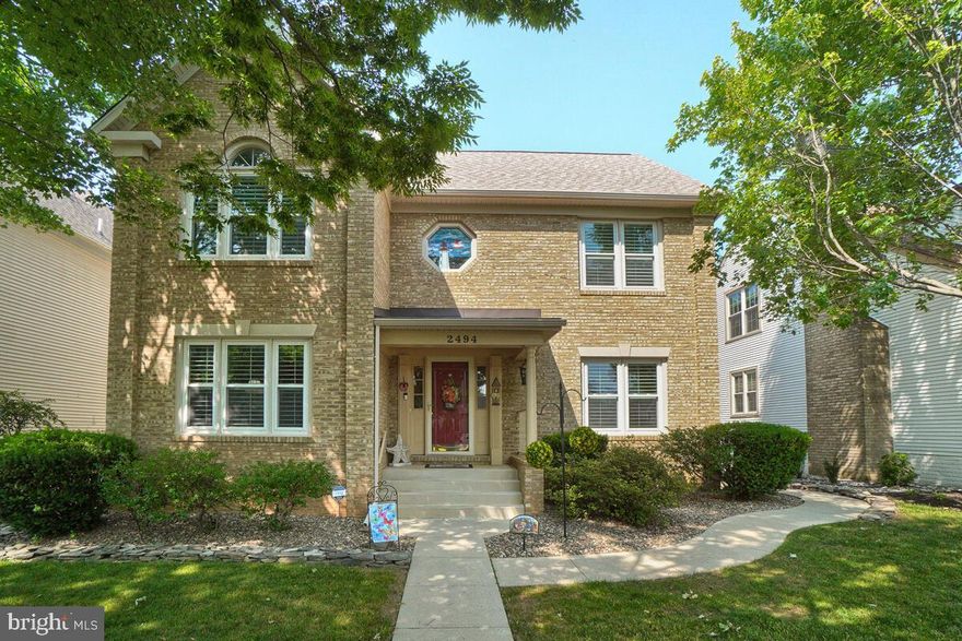 This 3 BR, 2 & 1/2 Bath Home has it all and has been Lovingly Maintained!   Not only is it in Sought After Worman's Mill, it had a New Roof installed in 2020 incl New Larger Gutters, a New HVAC system in 2016 included a Humidifier.    A UV Air Scrubber was Added in 2021.   Bathroom Remodel in 2022.  Beautiful Stained Glass in the Foyer.  New 50 Gallon Water Heater in 2015.   All Basement Windows Replaced in 2013.   Enjoy the Summer Music and Gatherings at the Newly Developed Village Center or Dine at Plaza Mexico or Ricci Italian and Only Have a Short Walk Home!   Take Advantage of the Gym, Basketball or Tennis at the Community Center.   This Active Community is within minutes to 15 and 270 and This Home is a Must See!