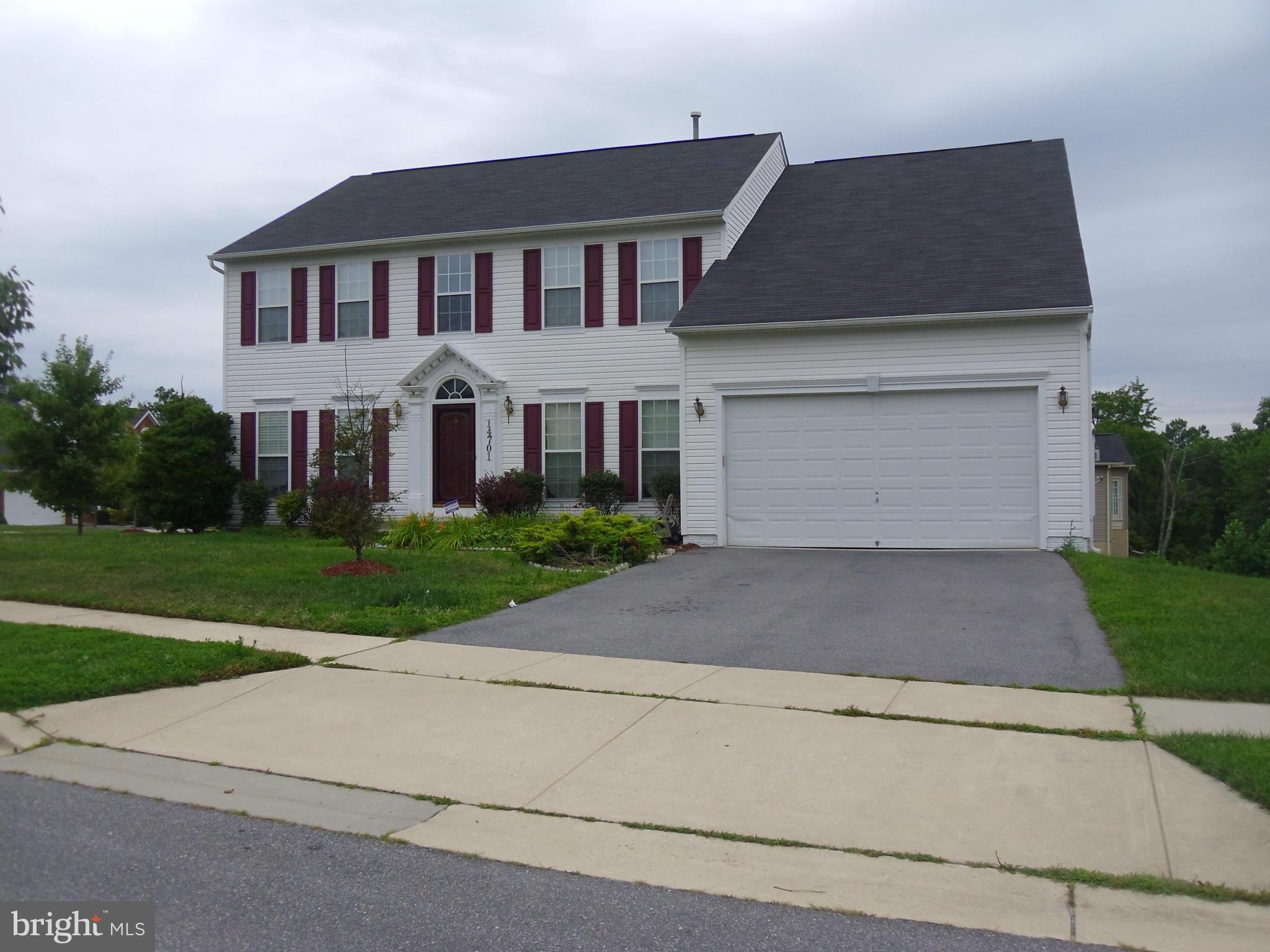 Every room is super sized. wood flrs in living & dining room, kitchen w/igranite, 2 breakfast nooks, including a breakfast room. Mstr br/w sitting area, Mstr ba w/upgraded tile & jacuzzi tub,2nd br/w personal ba. You will really enjoy the huge walkout bsmt w rec.room/br/full ba & an amazing theatre room.Easy commute to DC&Balti. 2min from NEW Laurel TownCenter. ***OPEN HOUSE 8/3/14 1PM-4PM***
