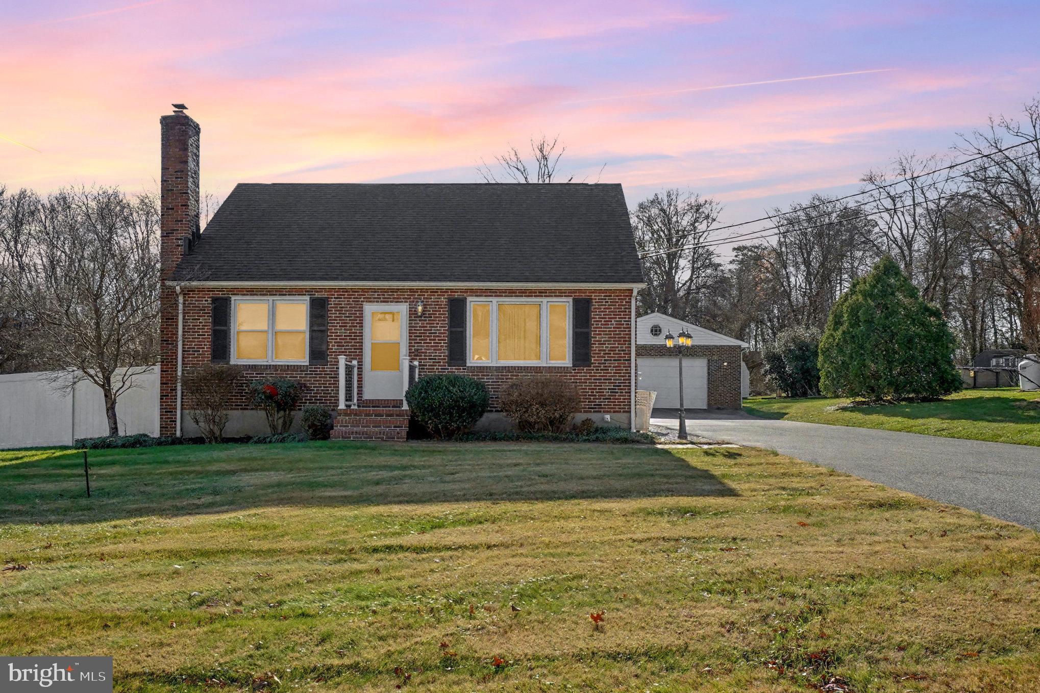 5809 PINE HILL DRIVE