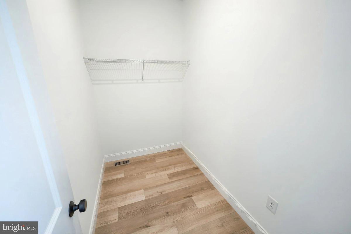 HICKORY POINTE - Residential