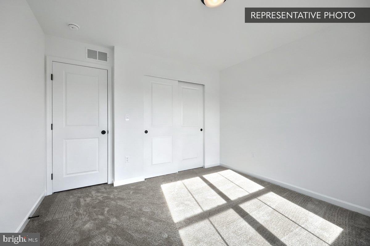 HICKORY POINTE - Residential