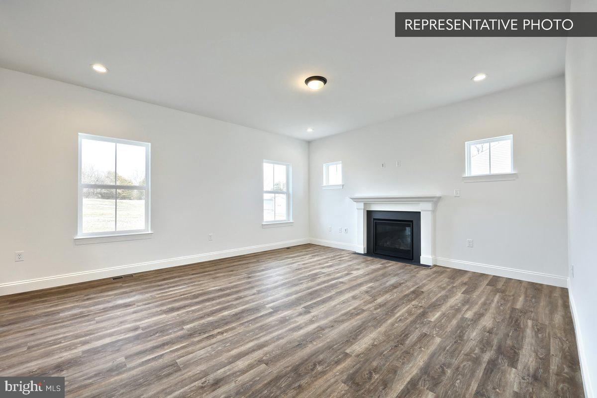 HICKORY POINTE - Residential