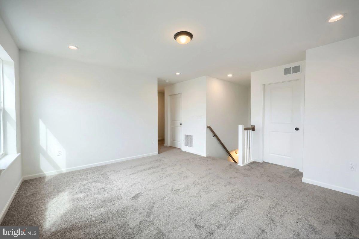 HICKORY POINTE - Residential