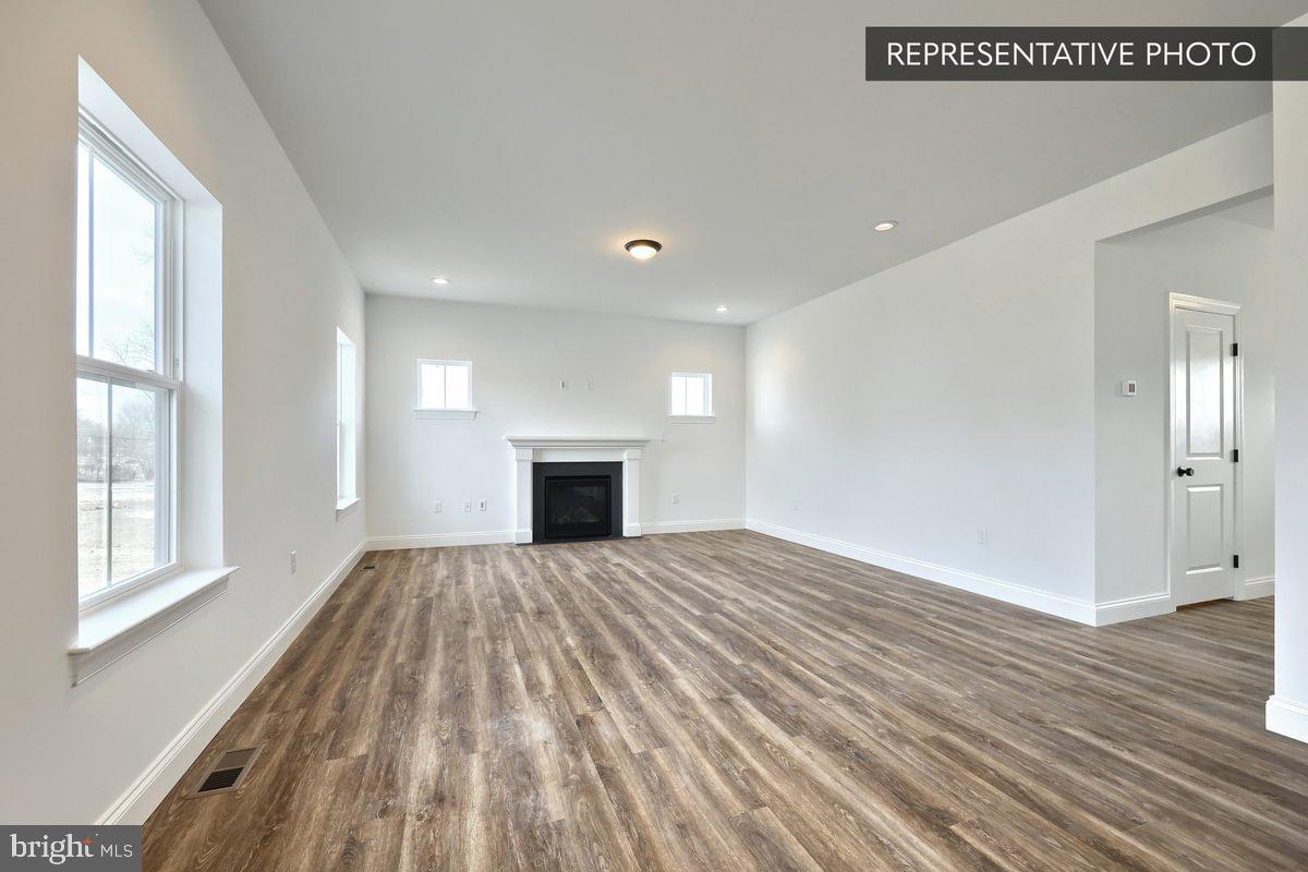 HICKORY POINTE - Residential