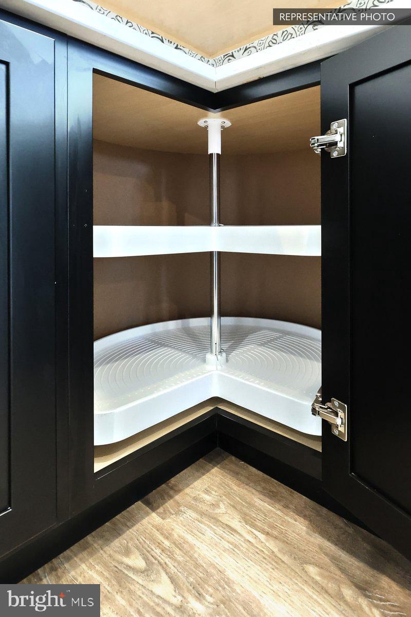 HICKORY POINTE - Residential