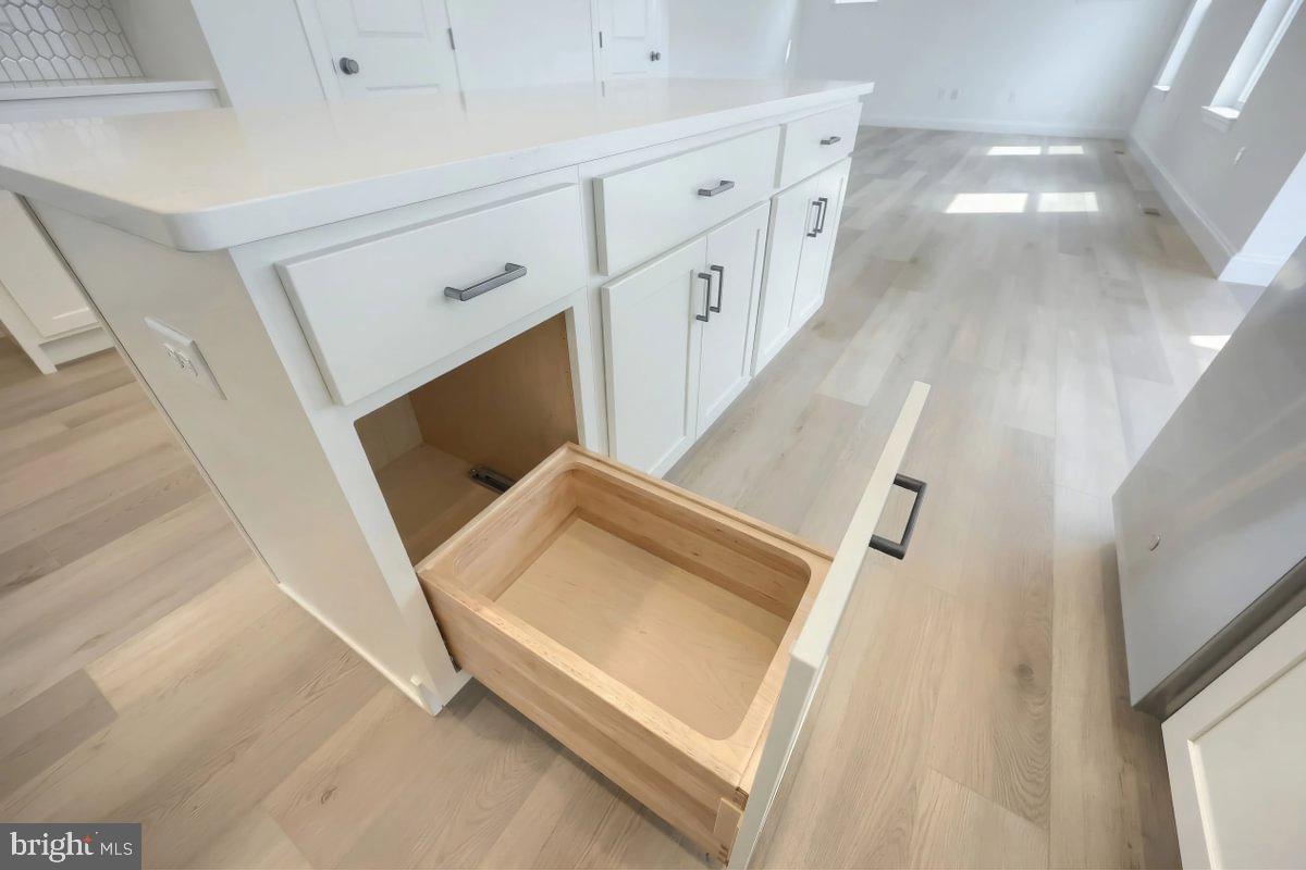 HICKORY POINTE - Residential