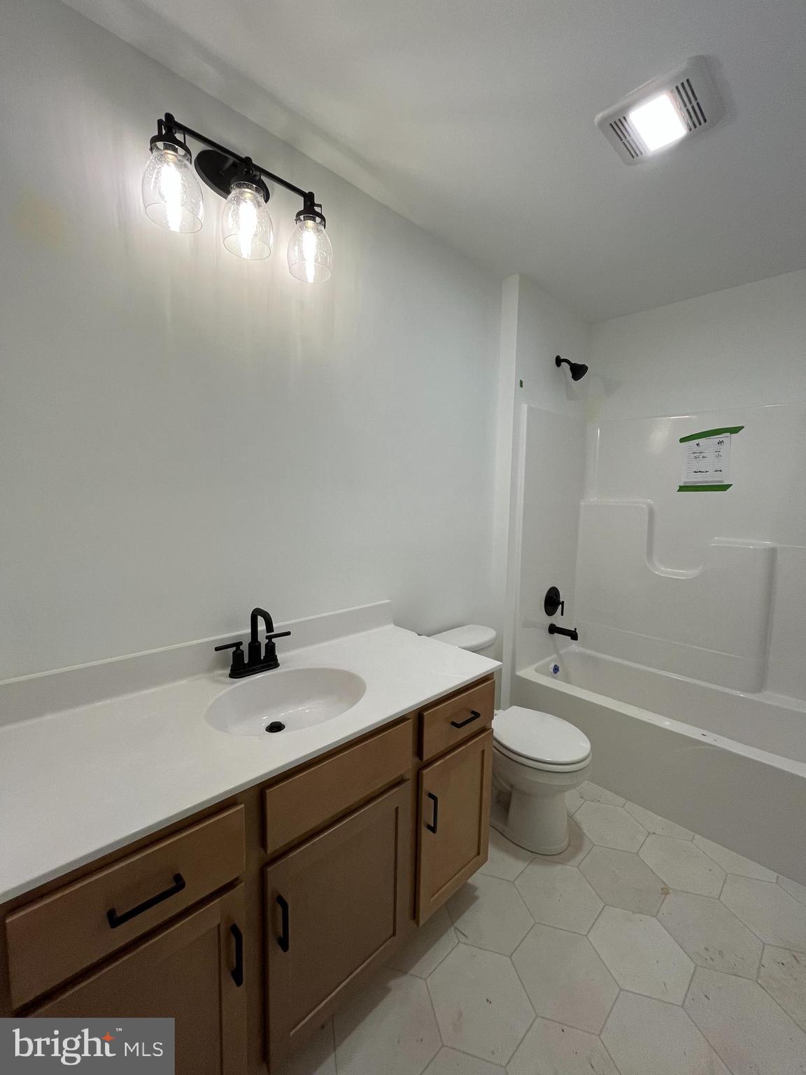 HICKORY POINTE - Residential