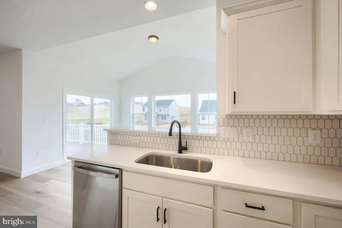 HICKORY POINTE - Residential