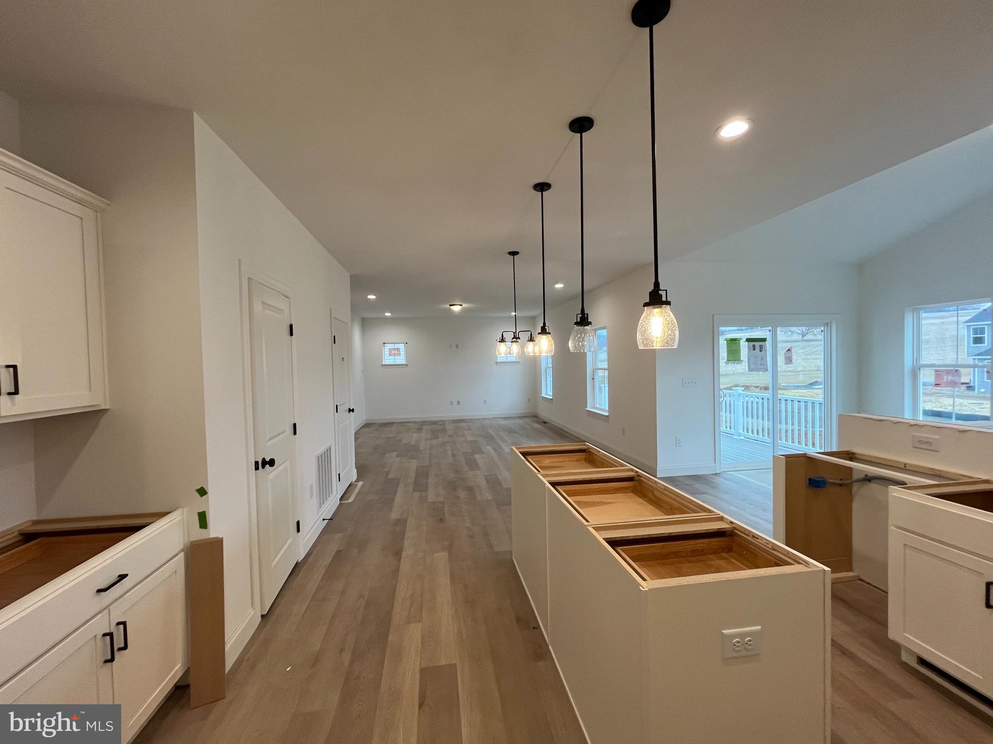 HICKORY POINTE - Residential