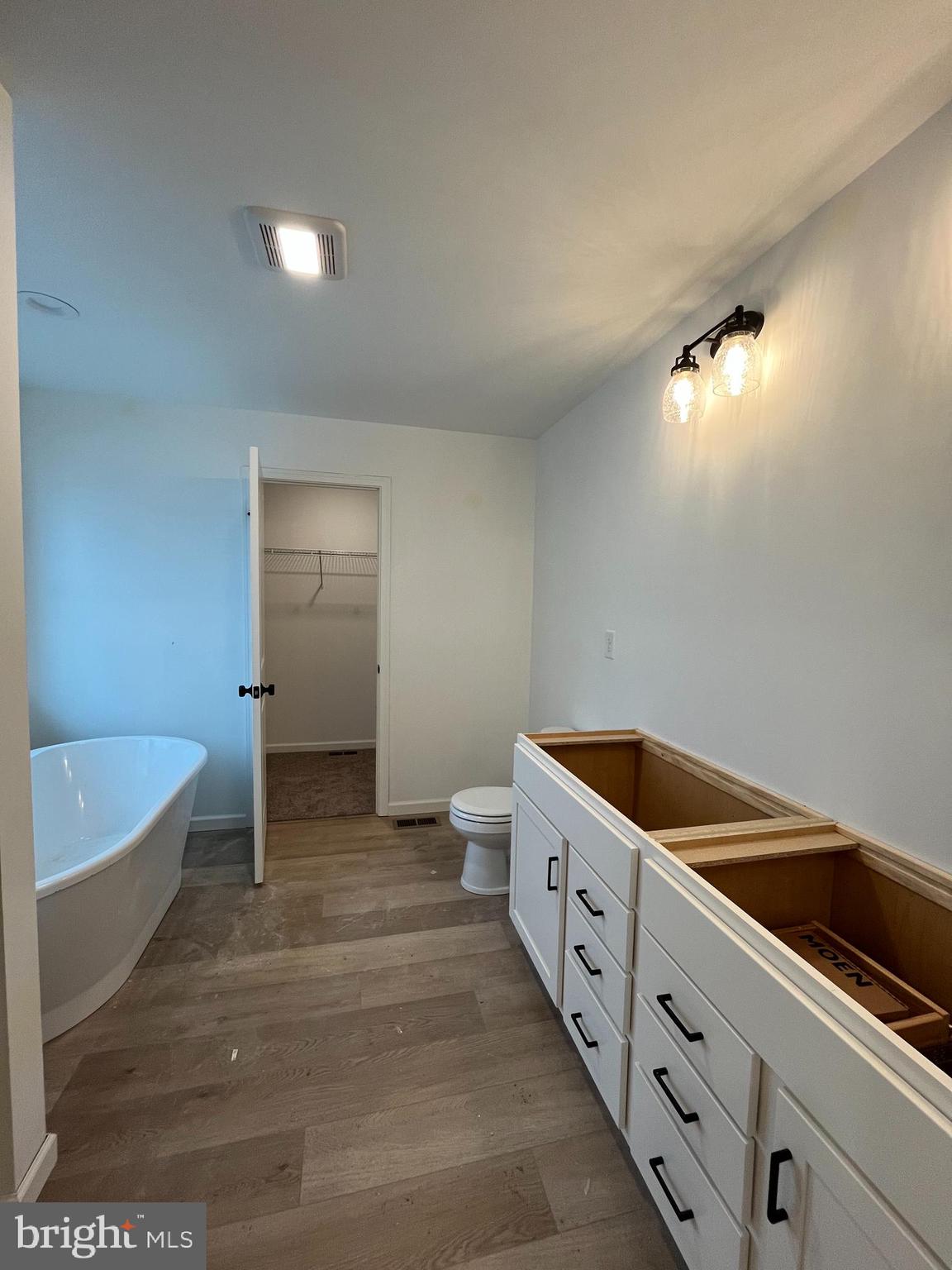 HICKORY POINTE - Residential