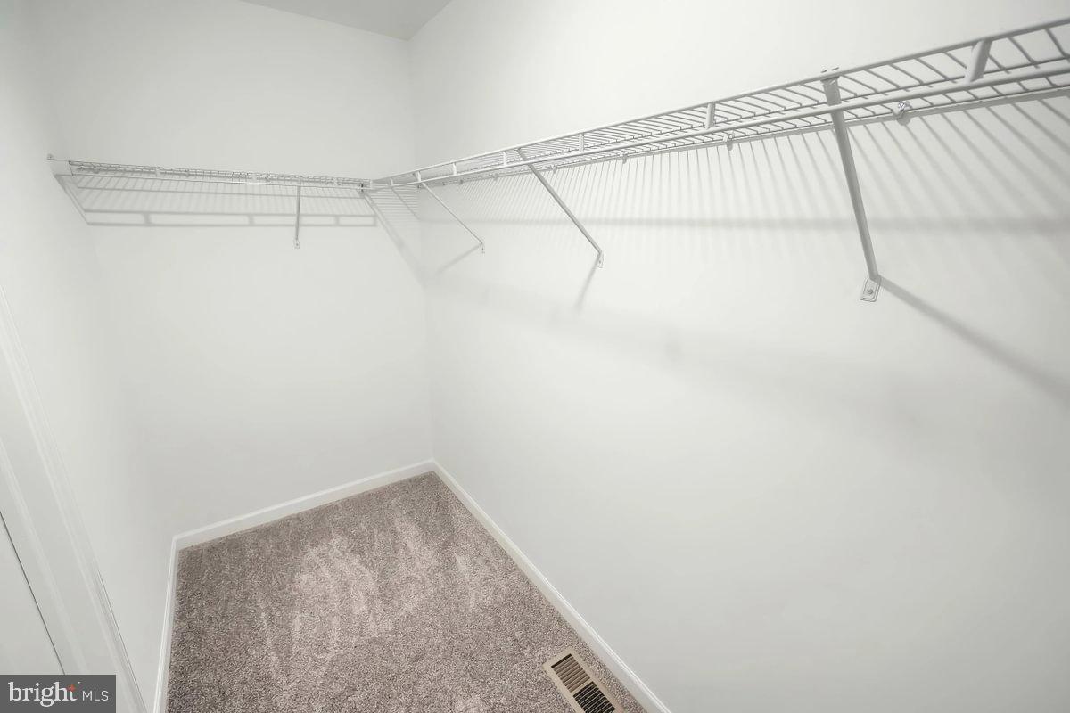 HICKORY POINTE - Residential