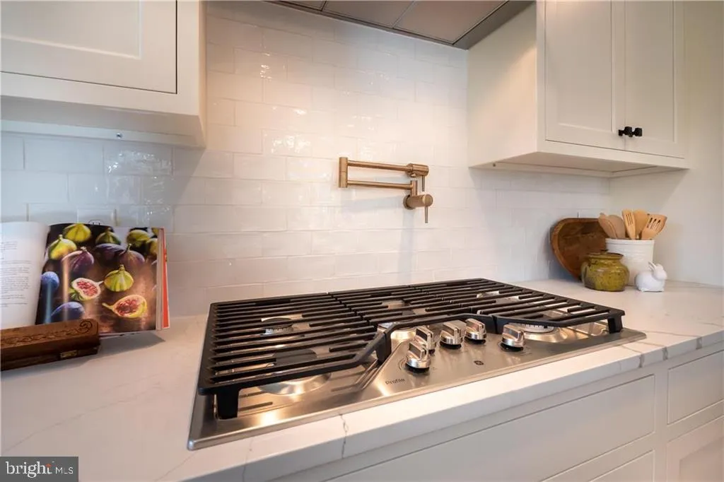 Bethlehem, Pennsylvania 18015, United States, 3 Bedrooms Bedrooms, ,4 BathroomsBathrooms,Residential,Active,176667