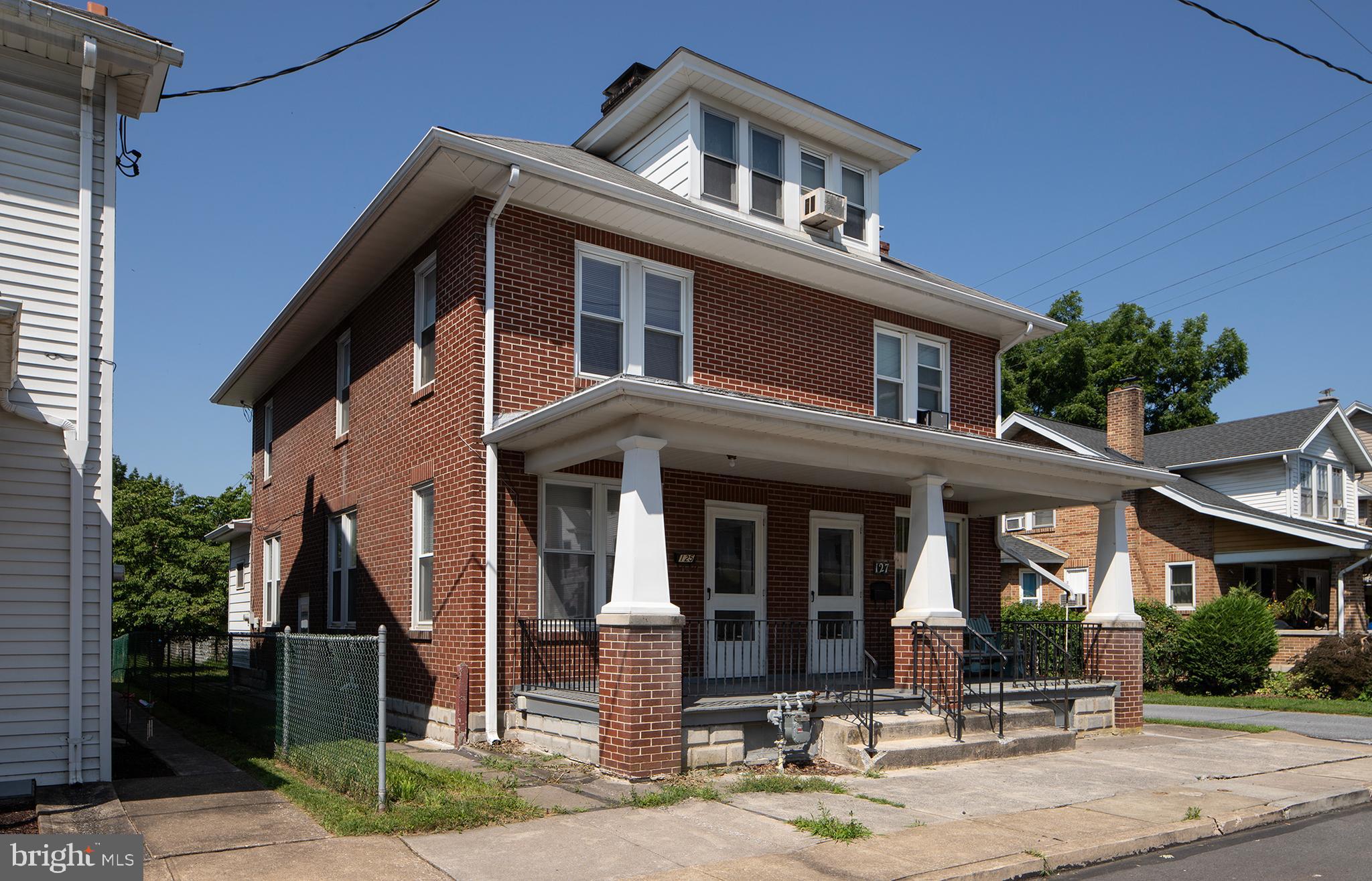 125 N LINCOLN STREET