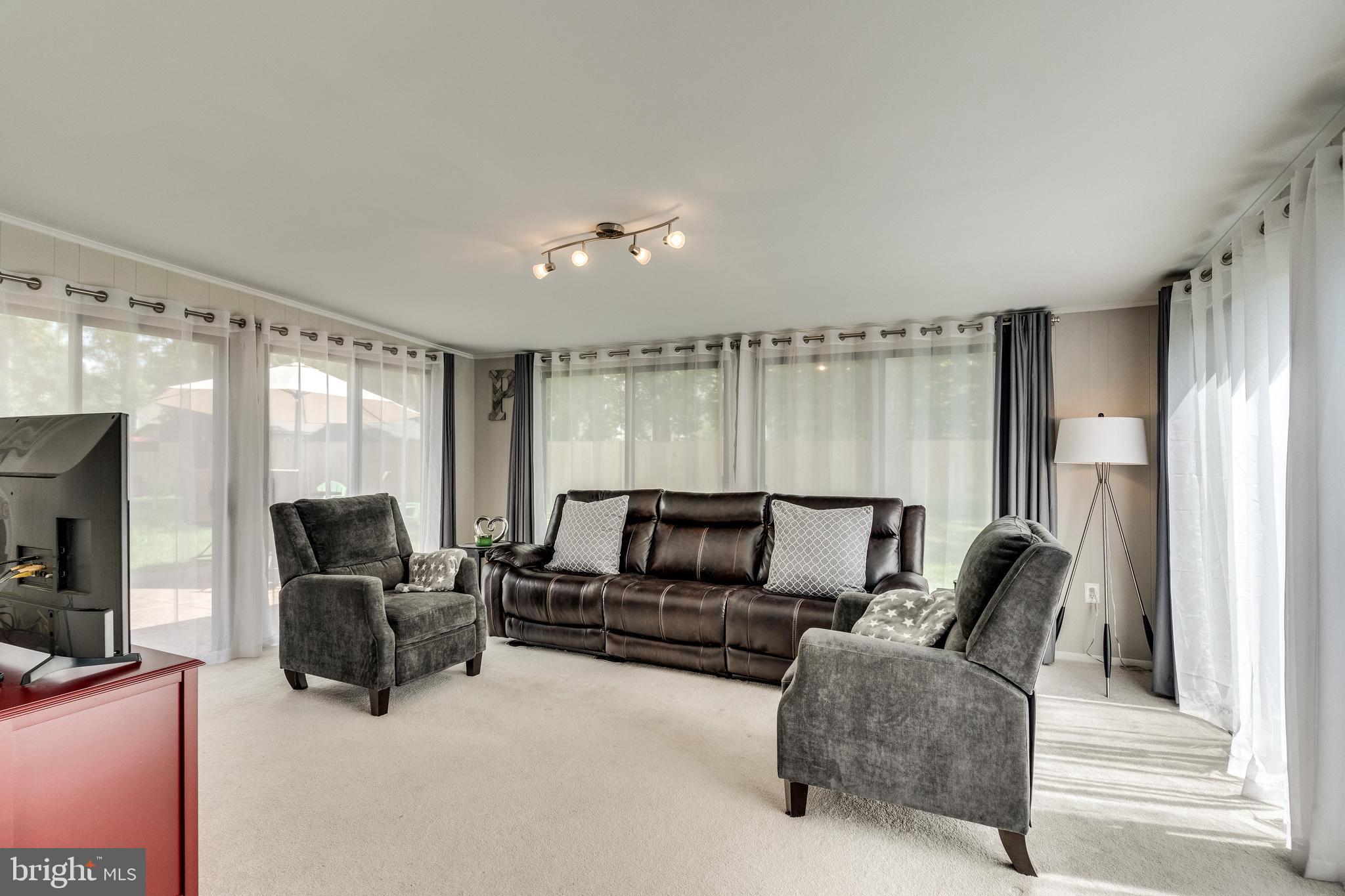 MOUNT VERNON MANOR - Residential