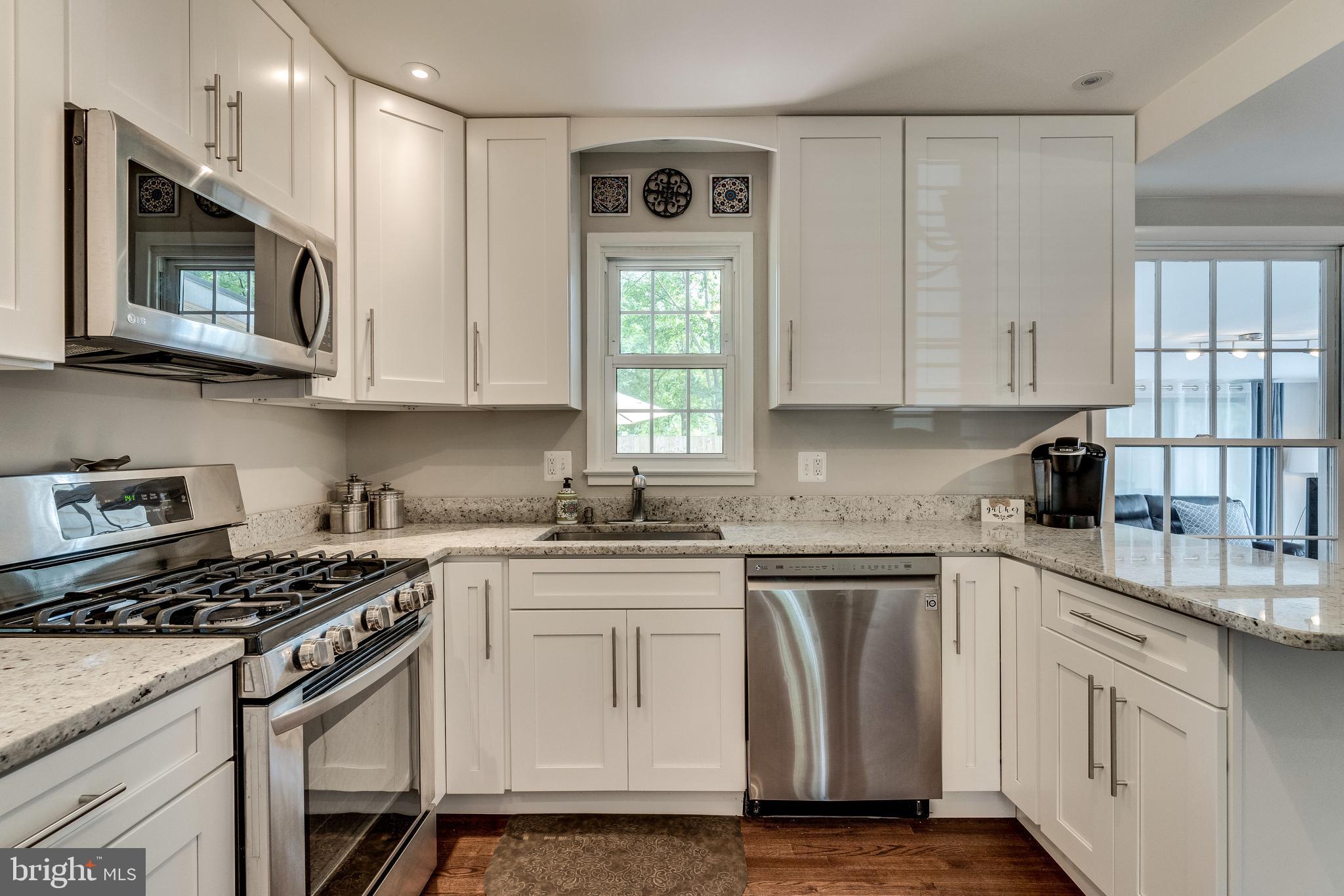 MOUNT VERNON MANOR - Residential