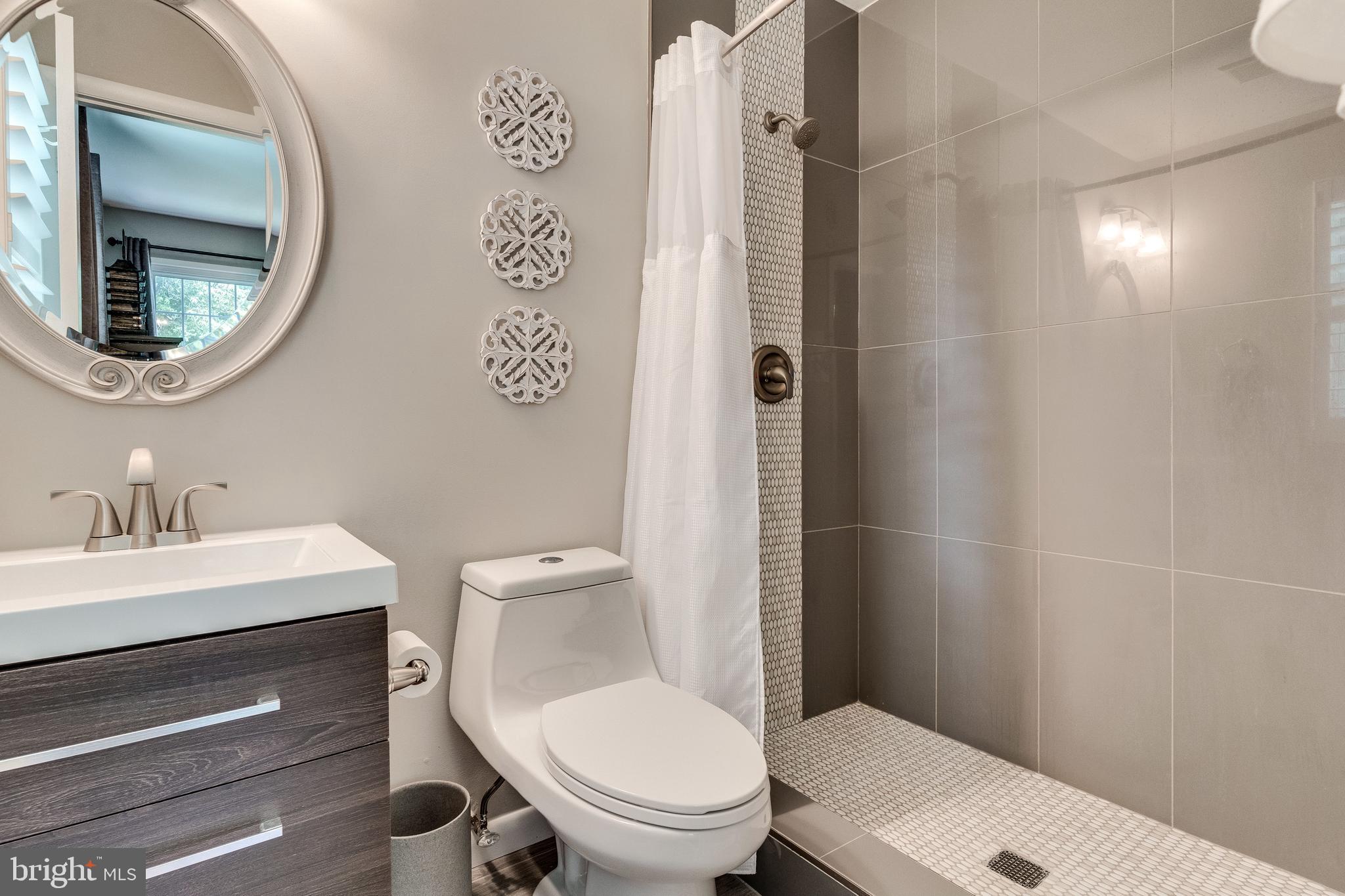 MOUNT VERNON MANOR - Residential