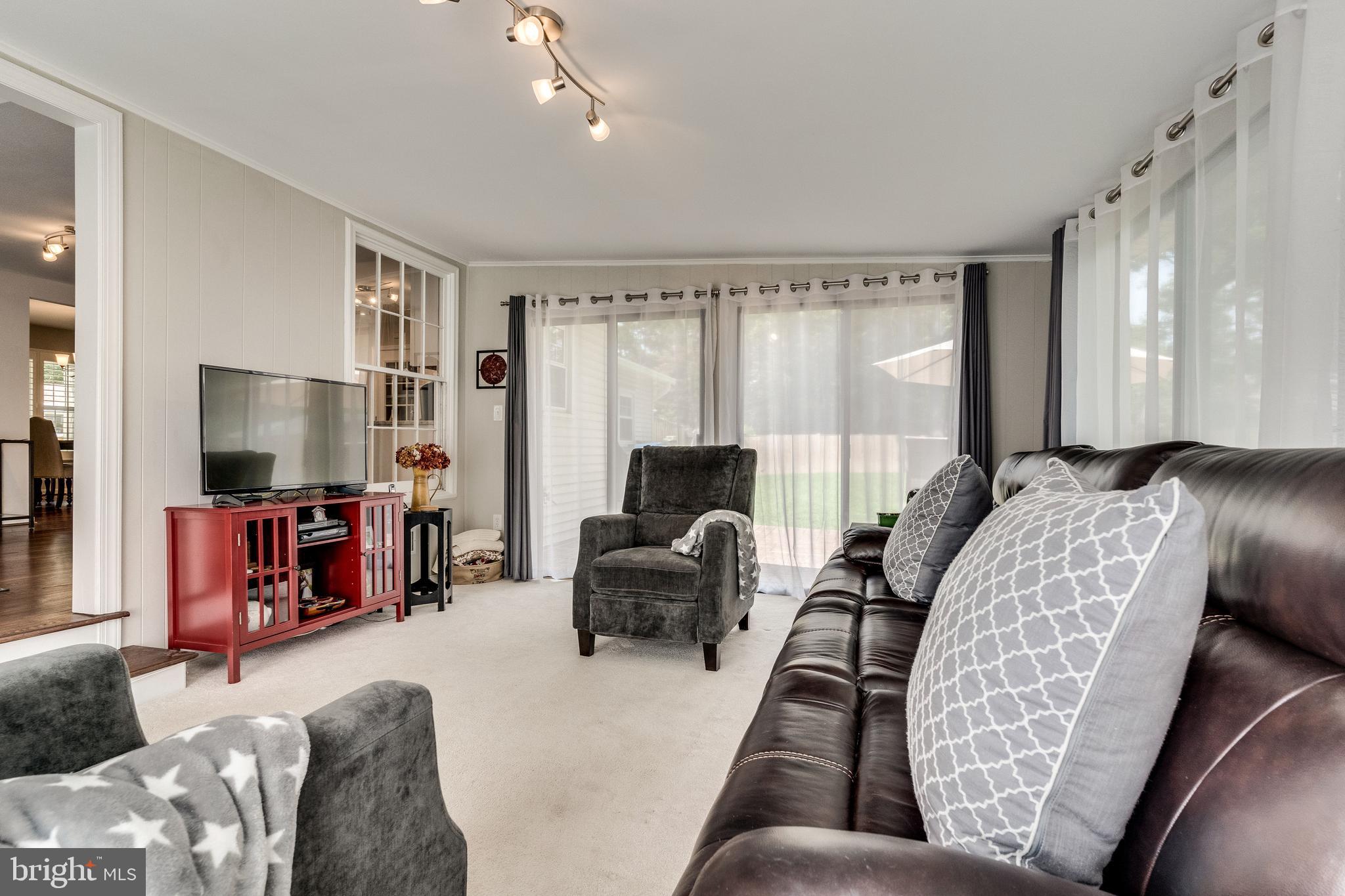 MOUNT VERNON MANOR - Residential