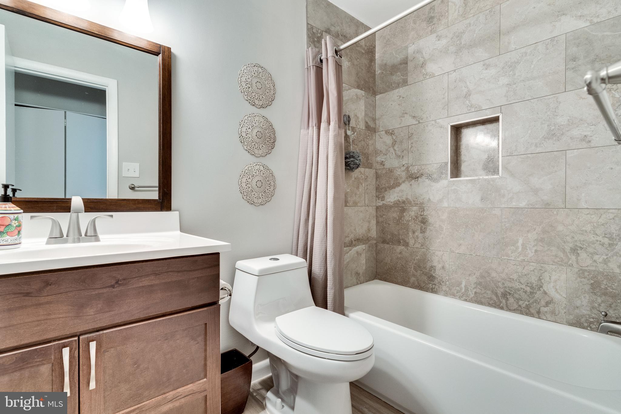 MOUNT VERNON MANOR - Residential