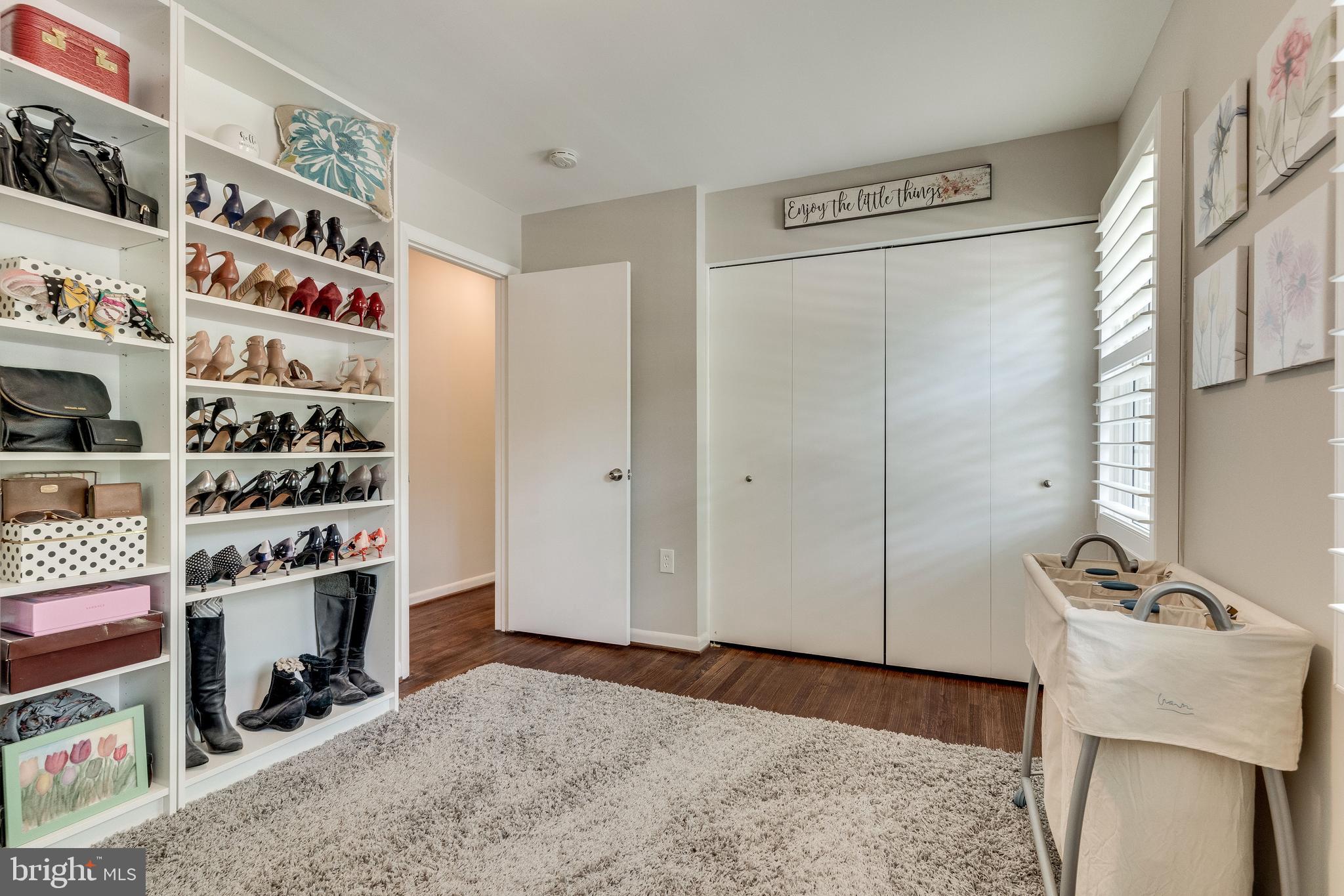 MOUNT VERNON MANOR - Residential