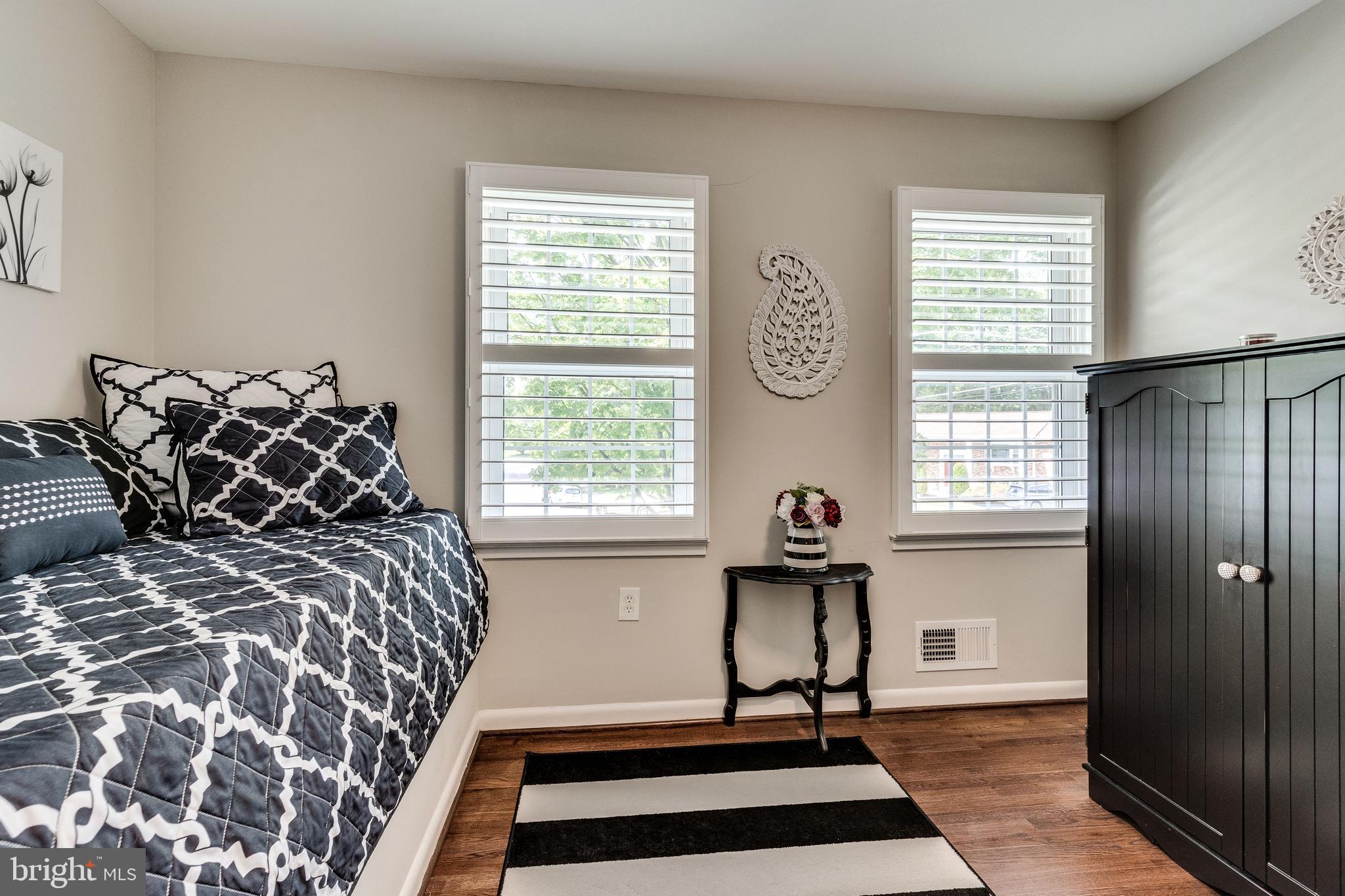 MOUNT VERNON MANOR - Residential