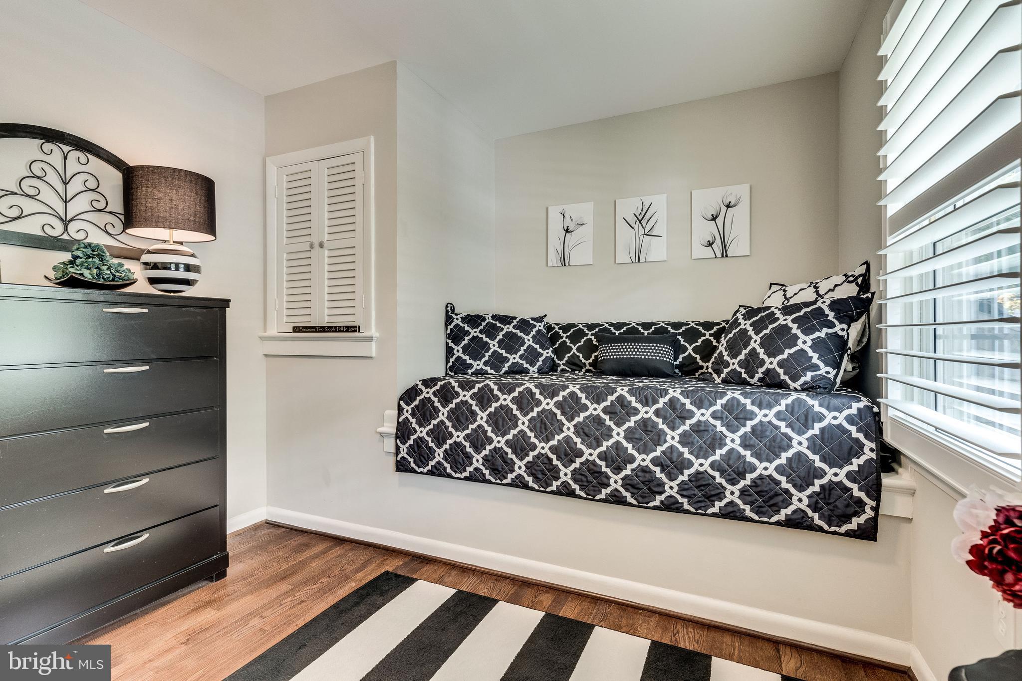 MOUNT VERNON MANOR - Residential