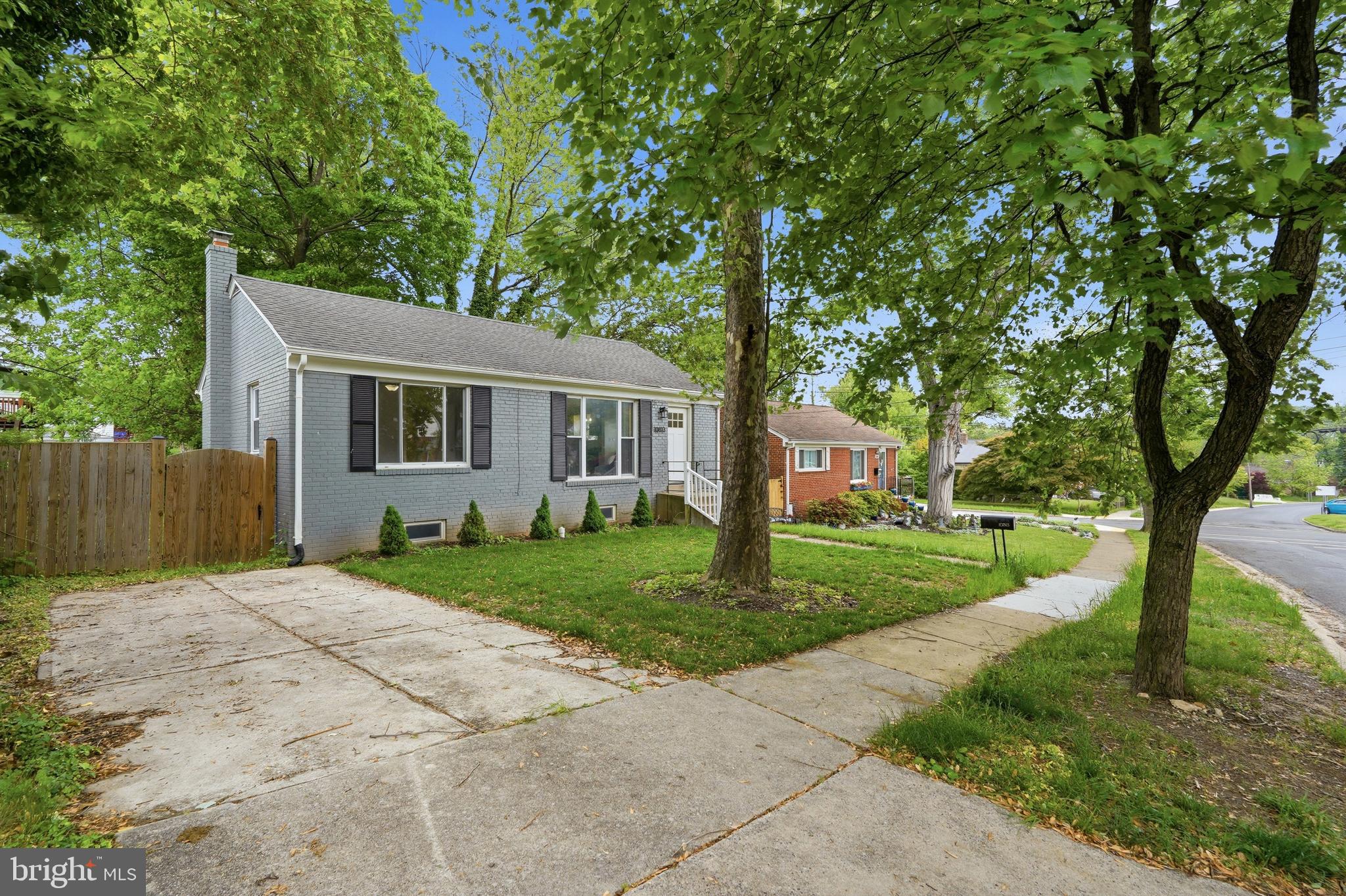 BURNT MILLS - Residential