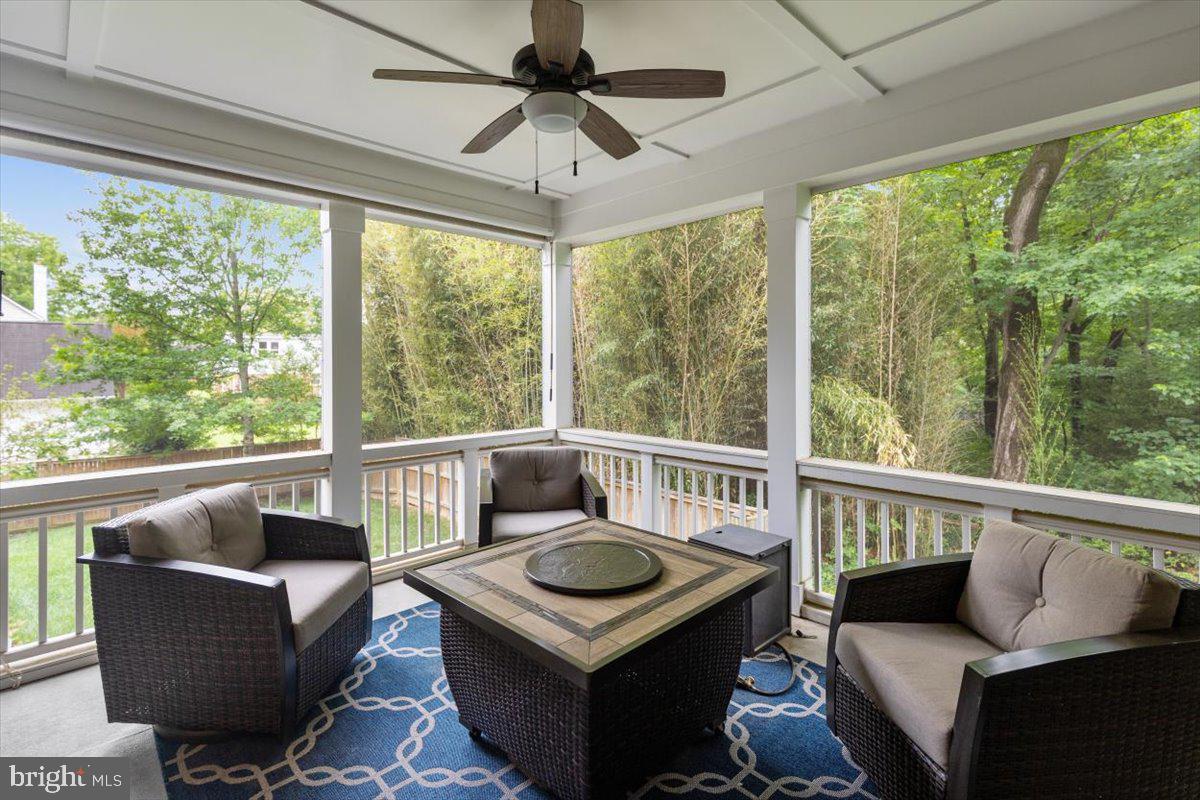 GRASS RIDGE - Residential