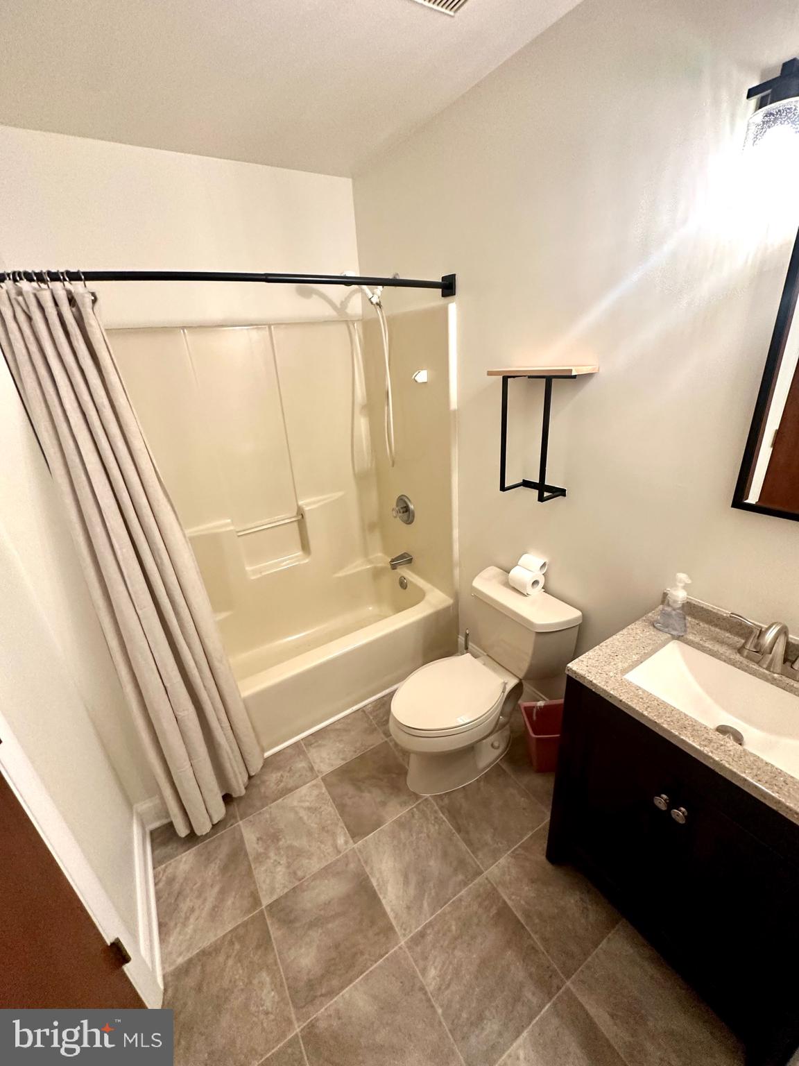 SHADY SIDE - Residential Lease