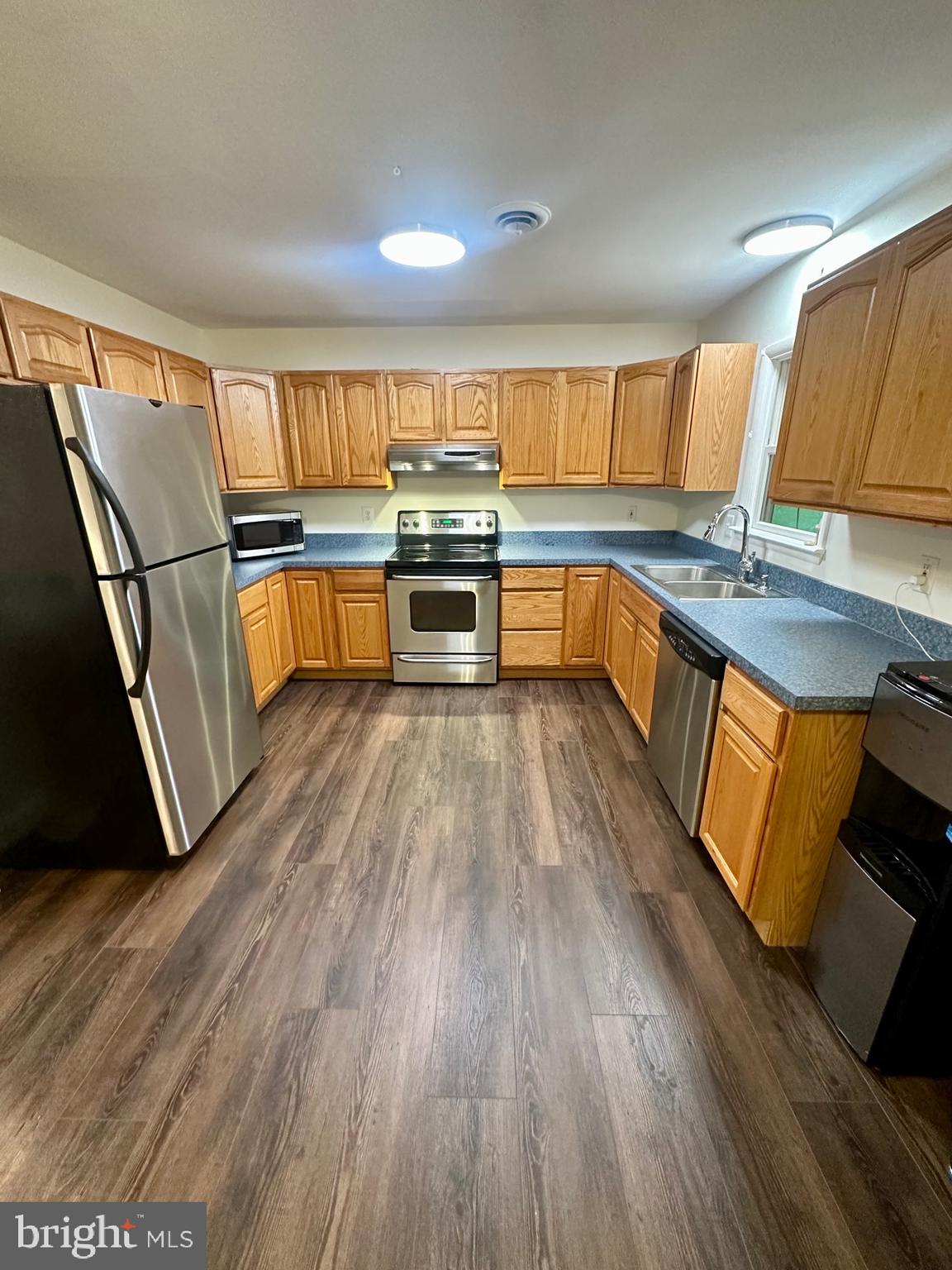 SHADY SIDE - Residential Lease