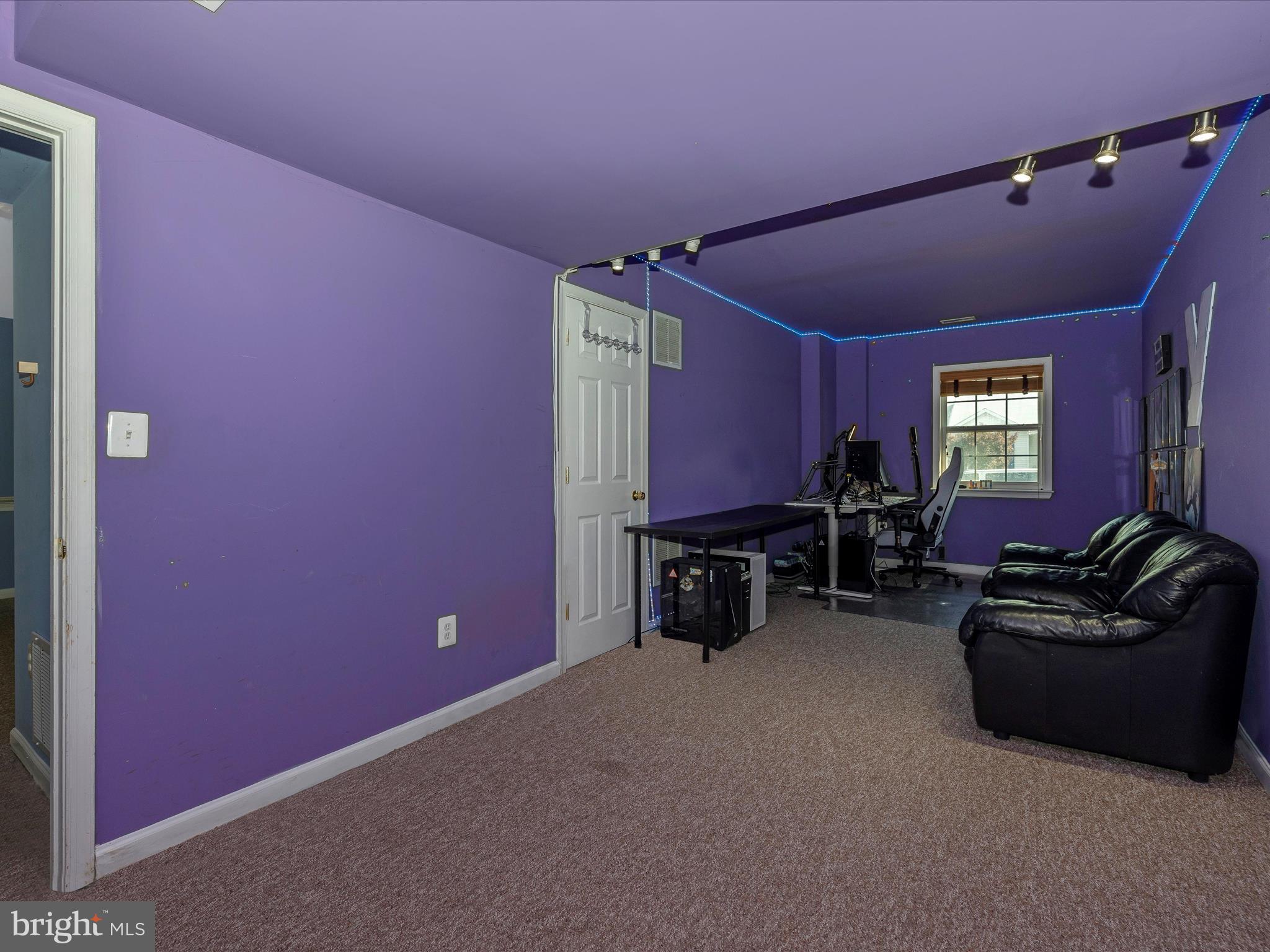 LAKE COVENTRY - Residential