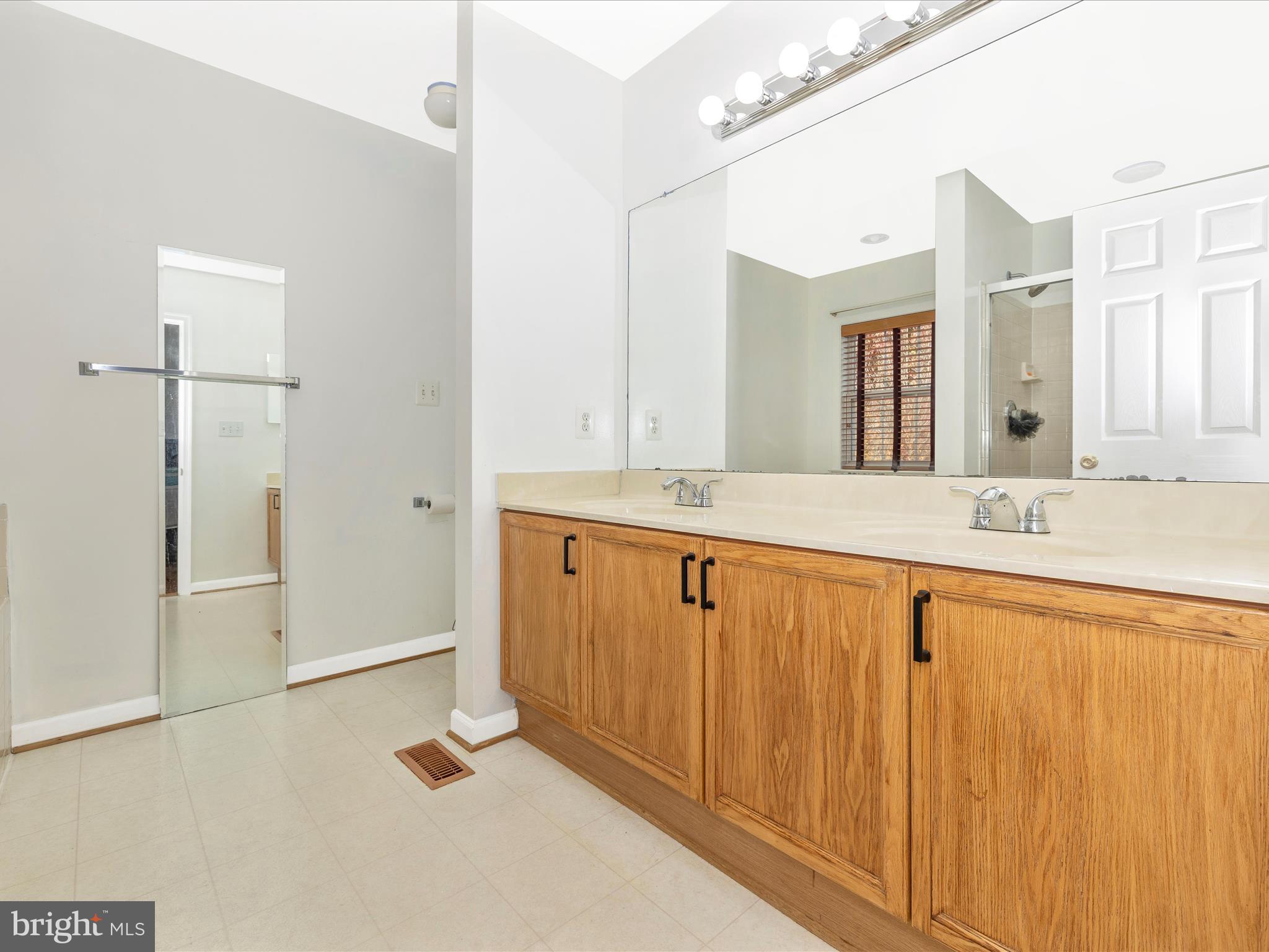 LAKE COVENTRY - Residential