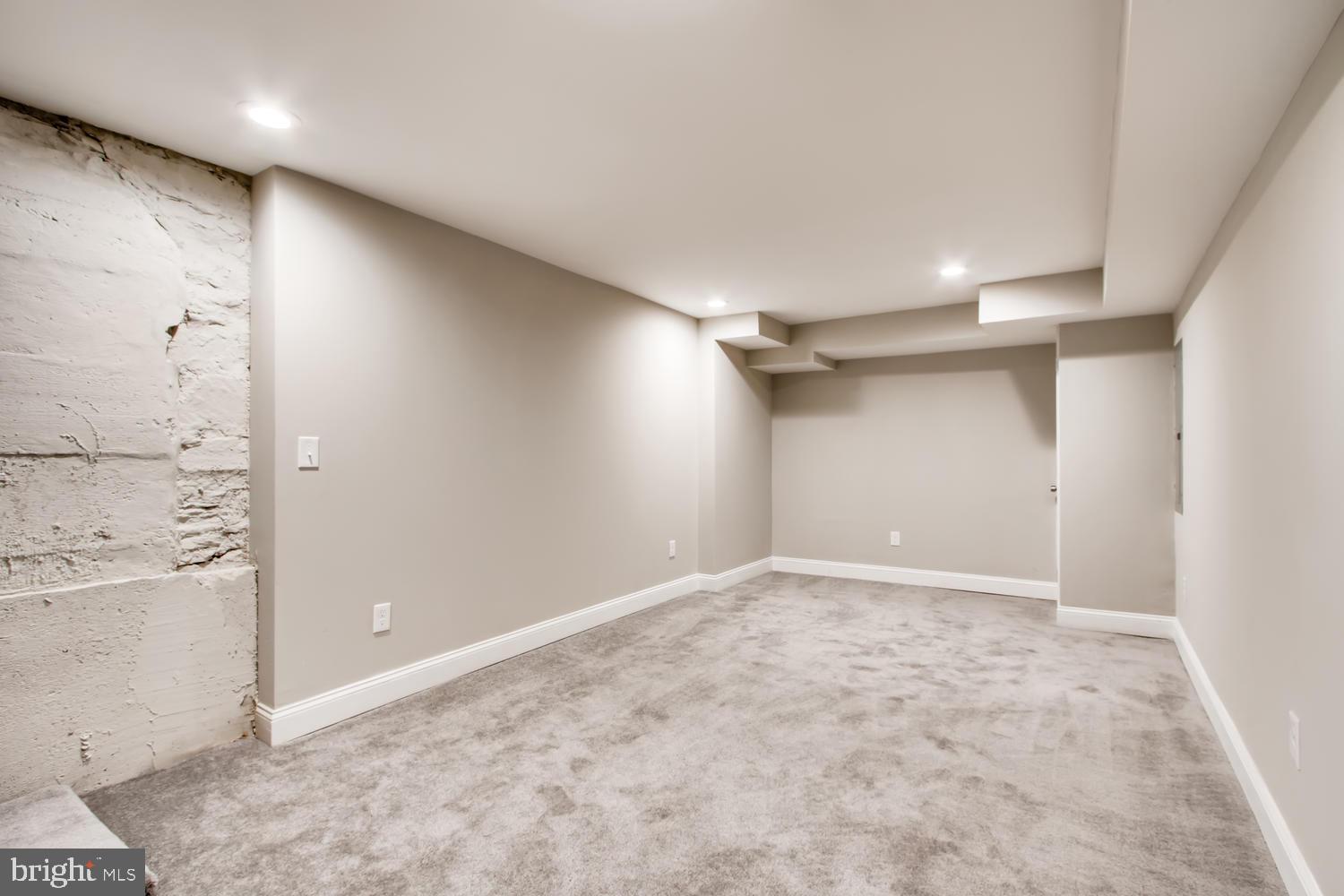 HAMPDEN HISTORIC DISTRICT - Residential