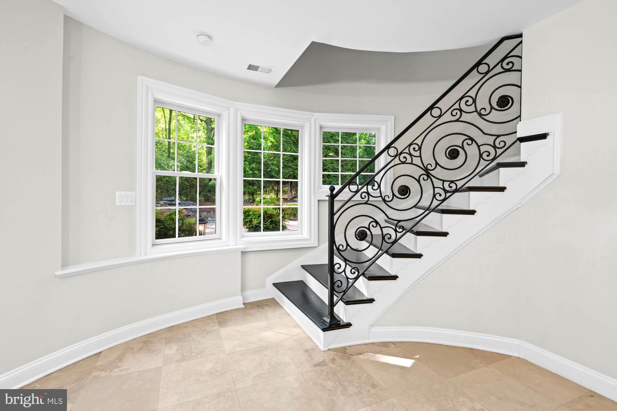 GREEN ACRES - Residential