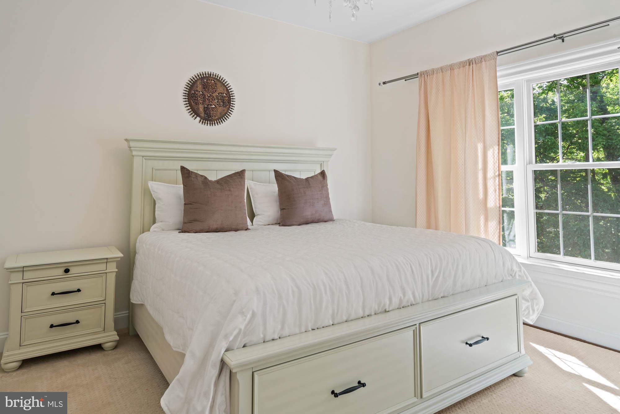 GREEN ACRES - Residential