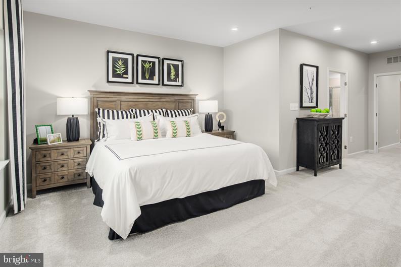 SOUTHLAKE - Residential