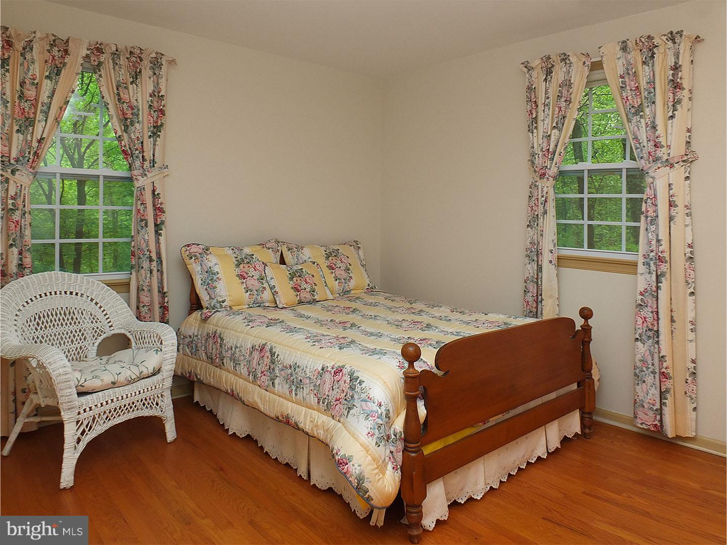 ASTON WOODS - Residential