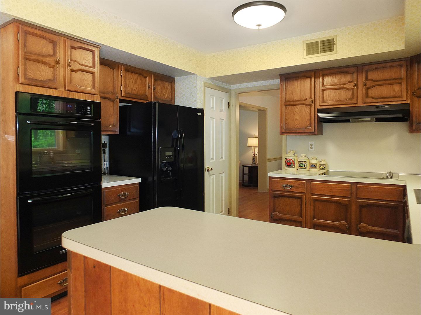 ASTON WOODS - Residential