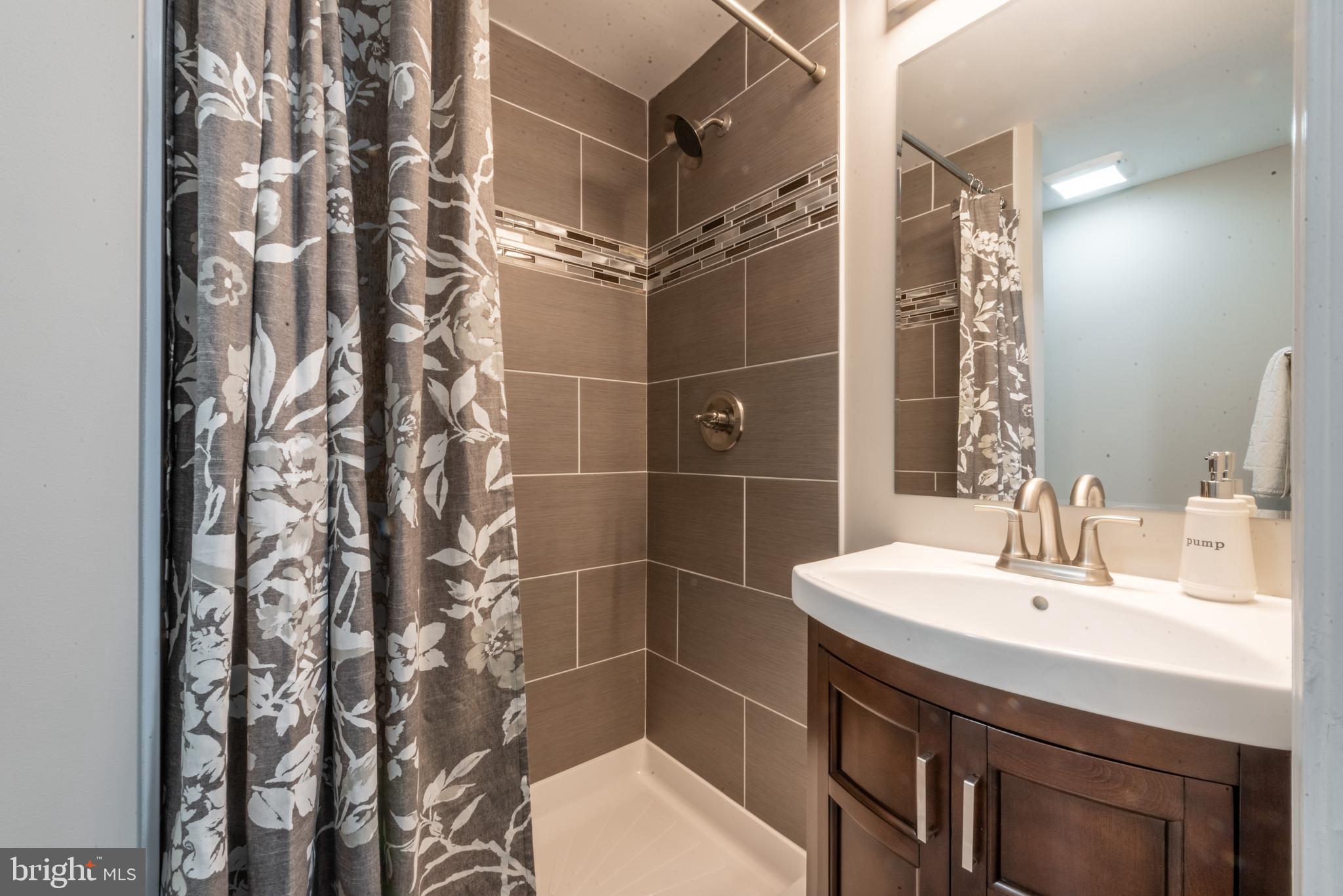 WEST SHORE - Residential