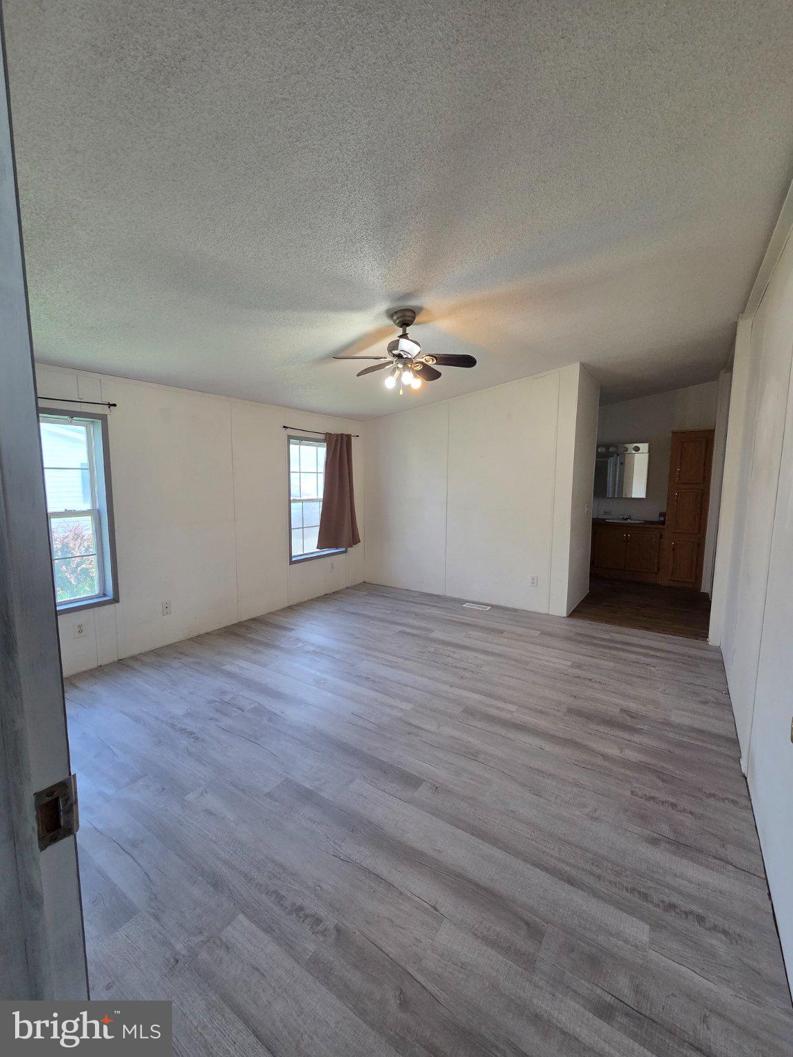 MIDLAND PARK - Residential