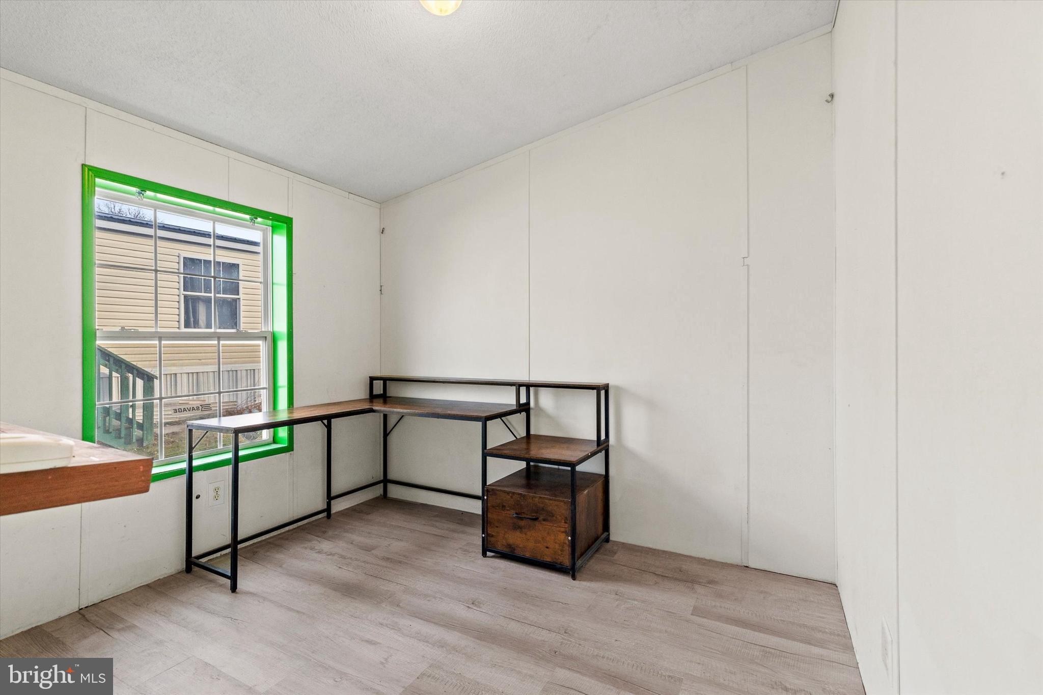 MIDLAND PARK - Residential