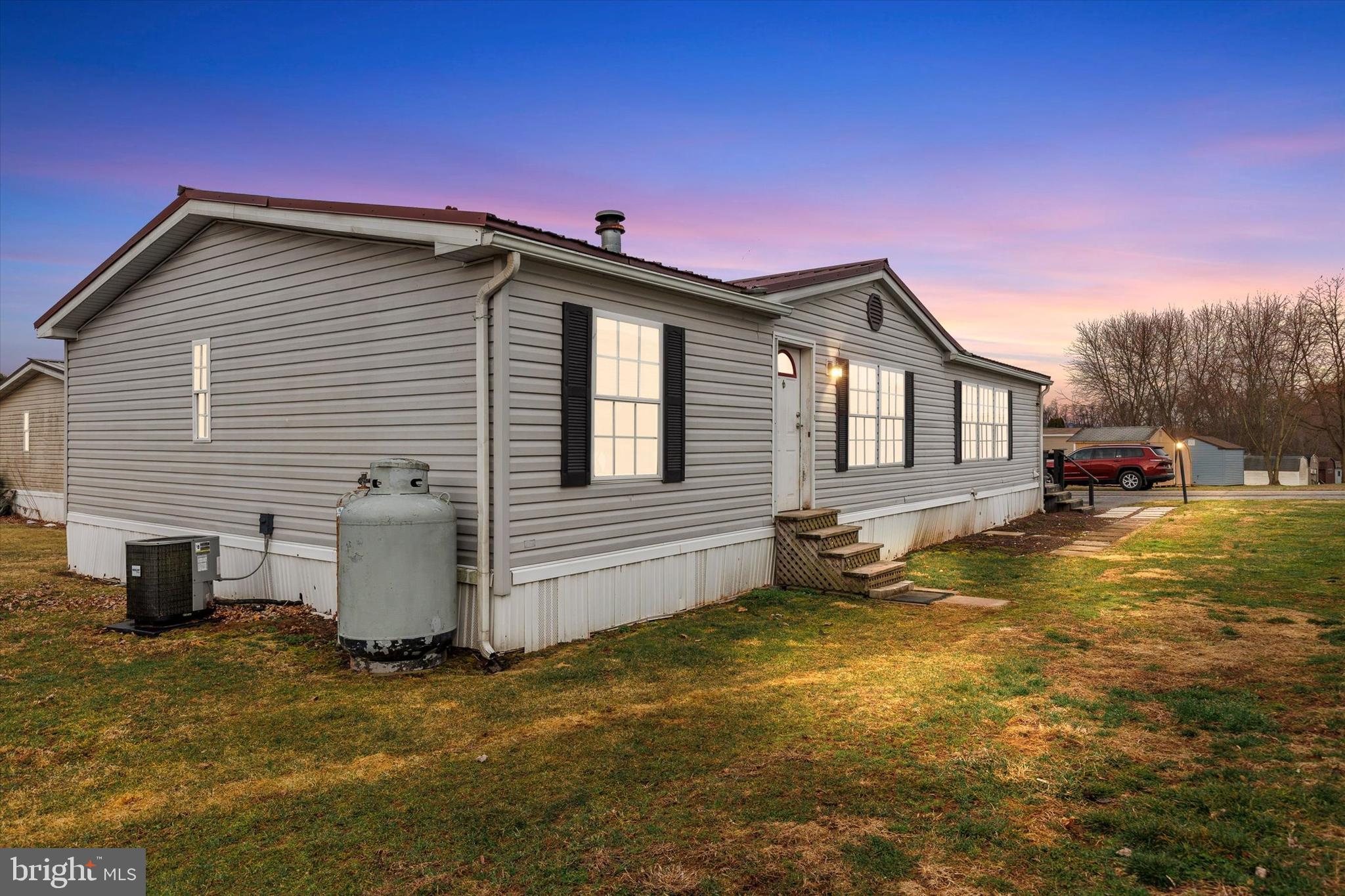 MIDLAND PARK - Residential