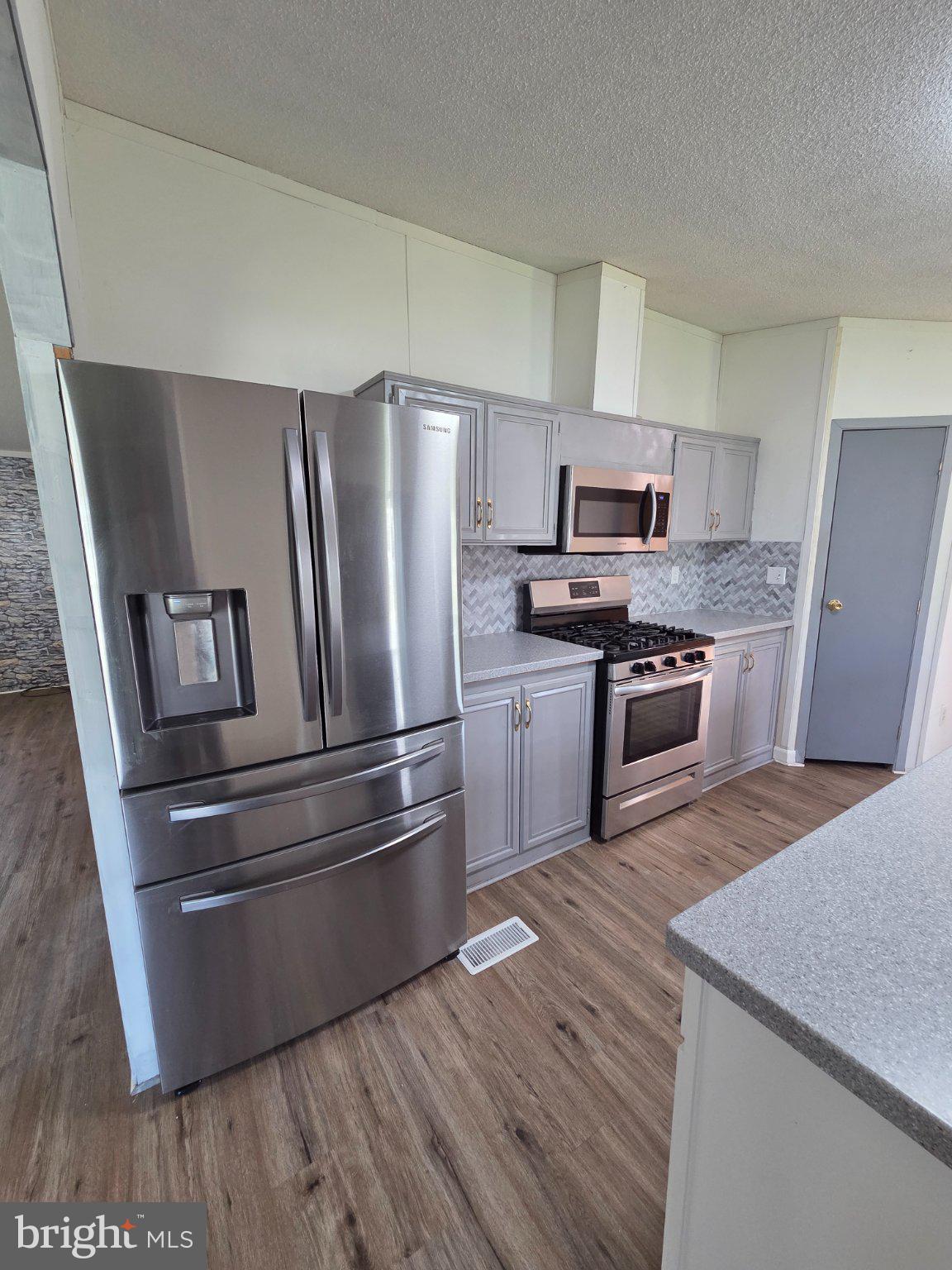 MIDLAND PARK - Residential