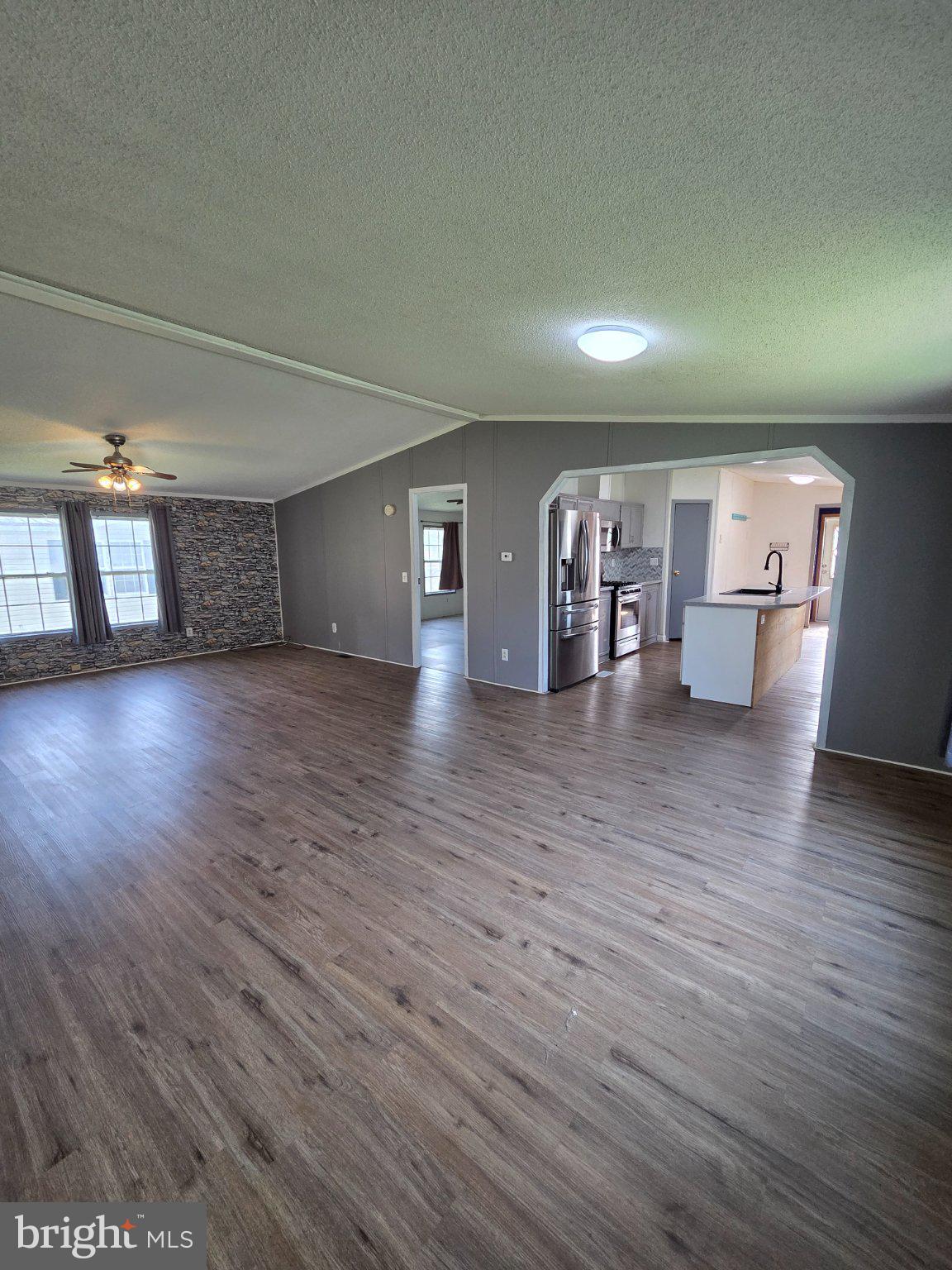 MIDLAND PARK - Residential