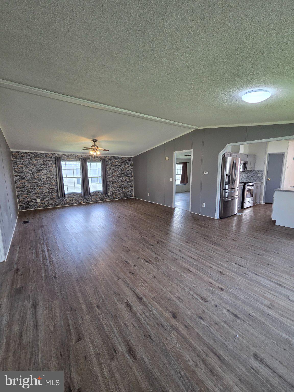 MIDLAND PARK - Residential